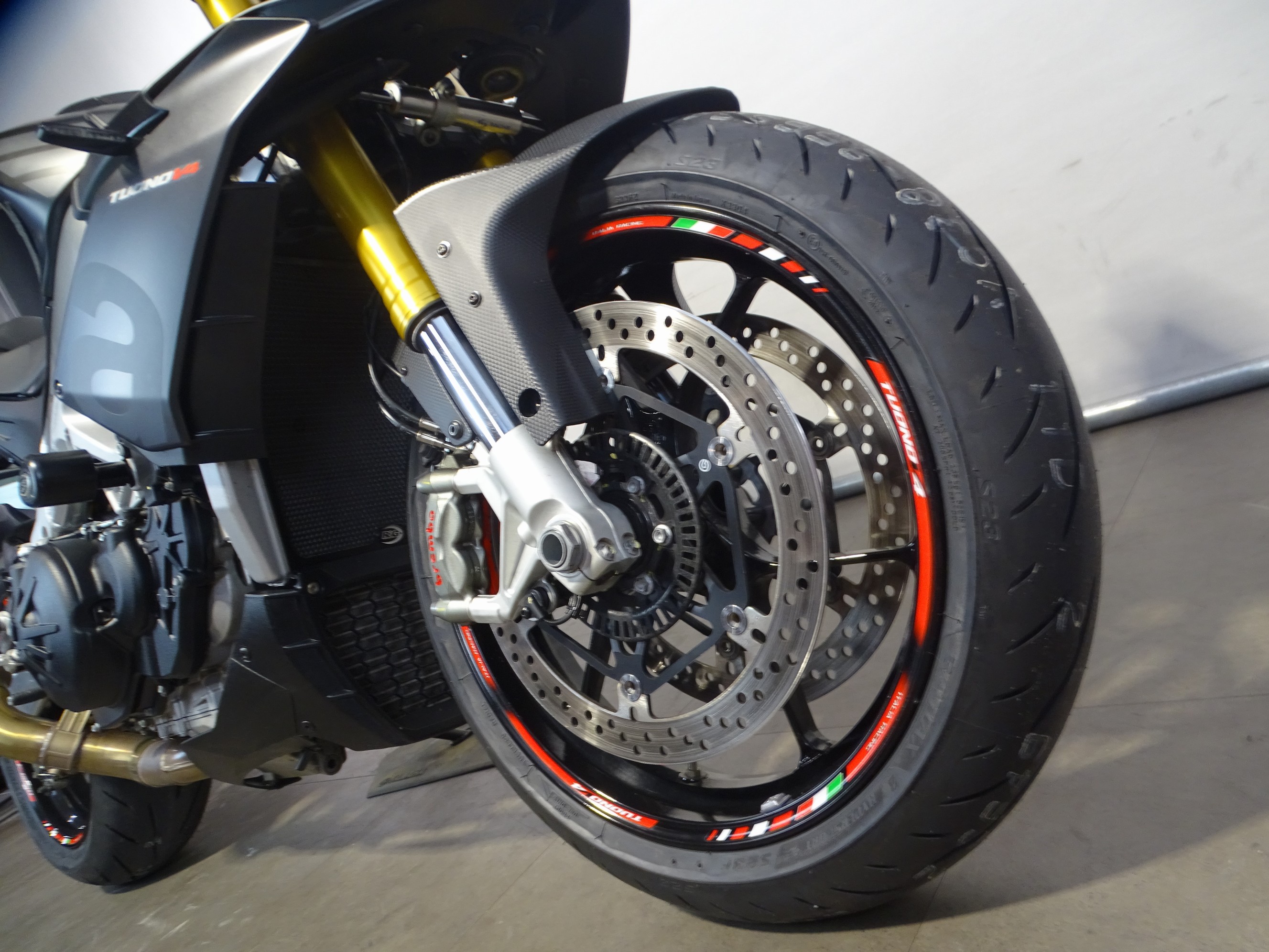 APRILIA TUONO V4 1100 RR