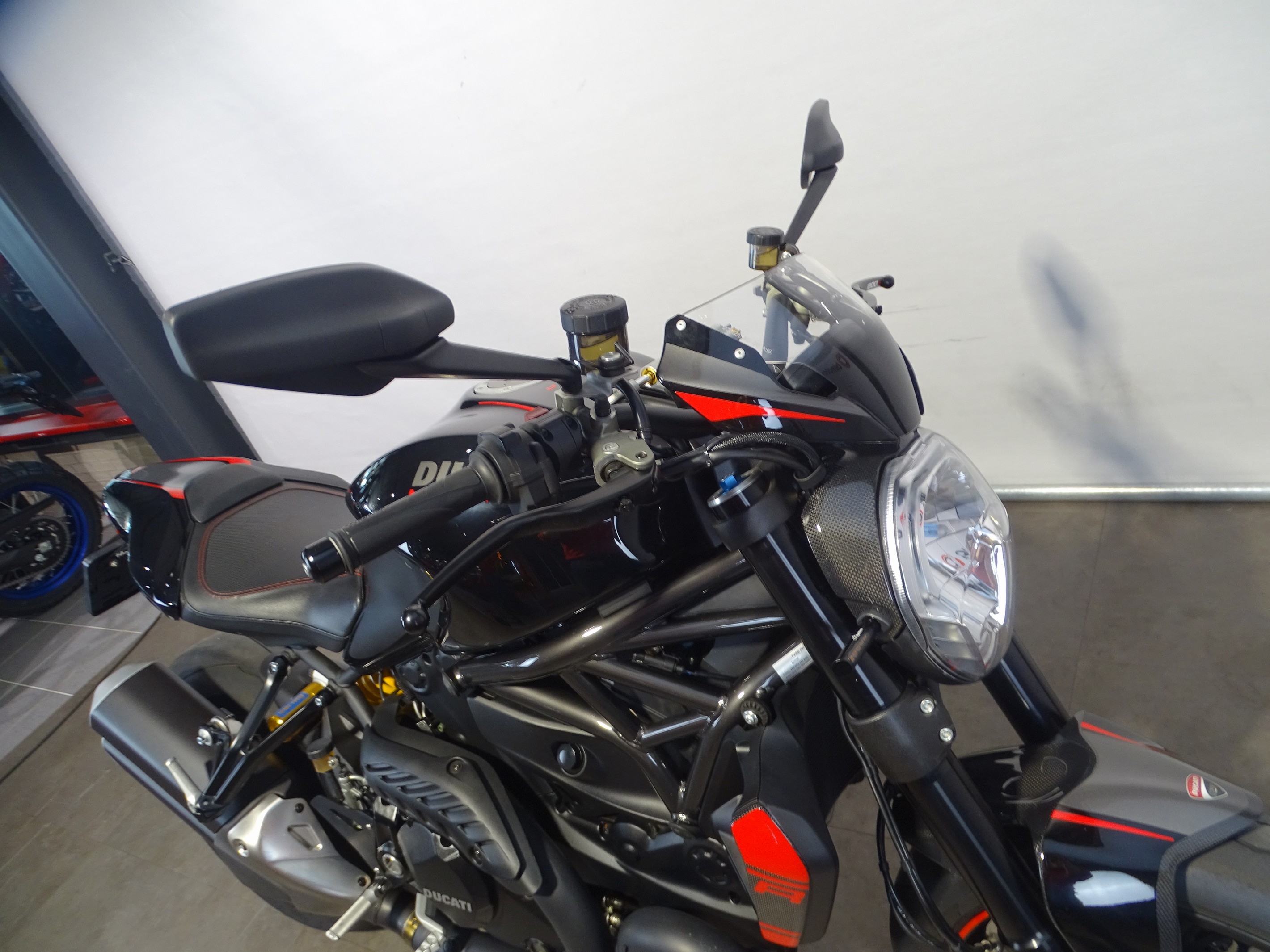 DUCATI MONSTER 1200 R