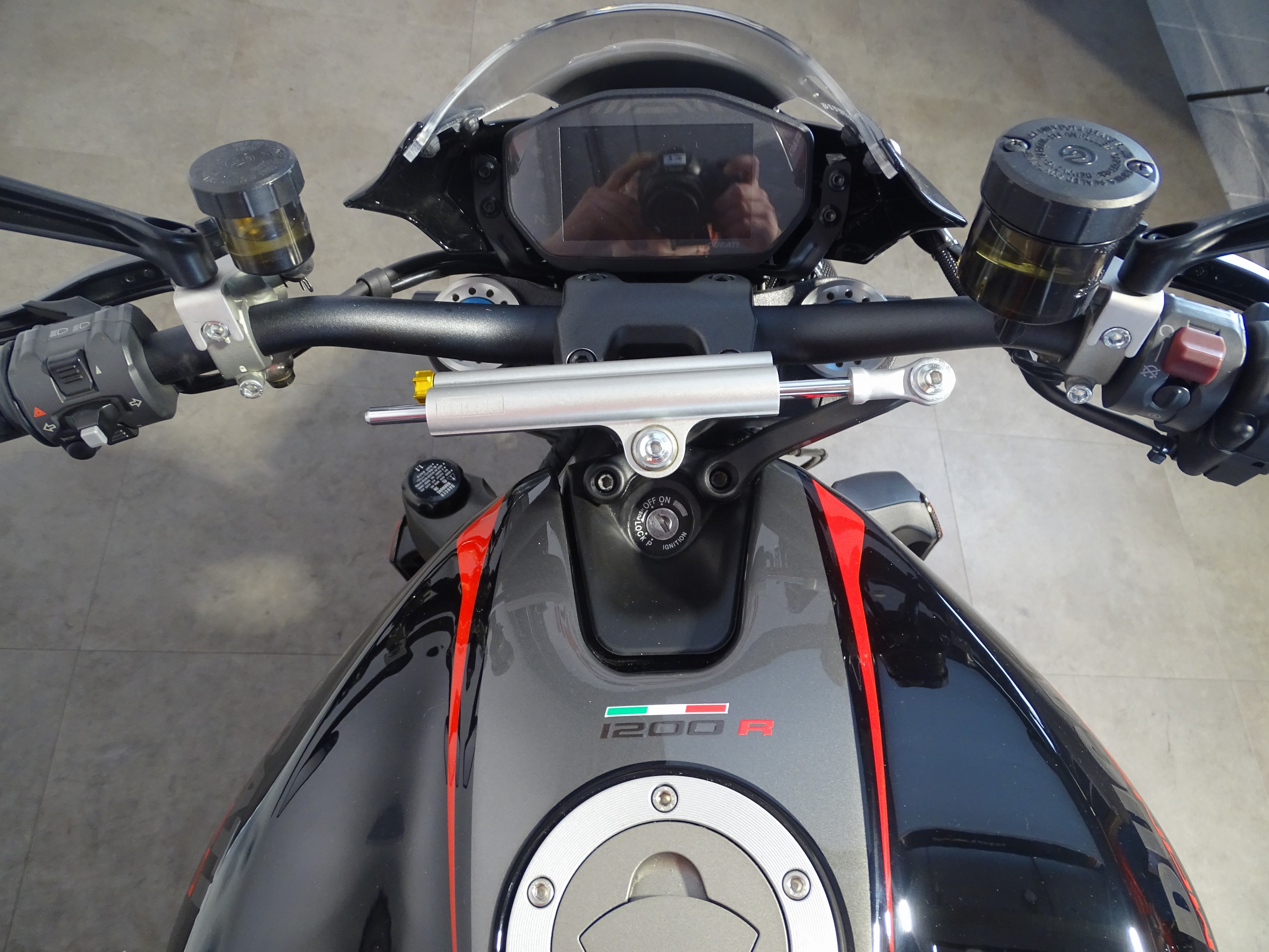 DUCATI MONSTER 1200 R