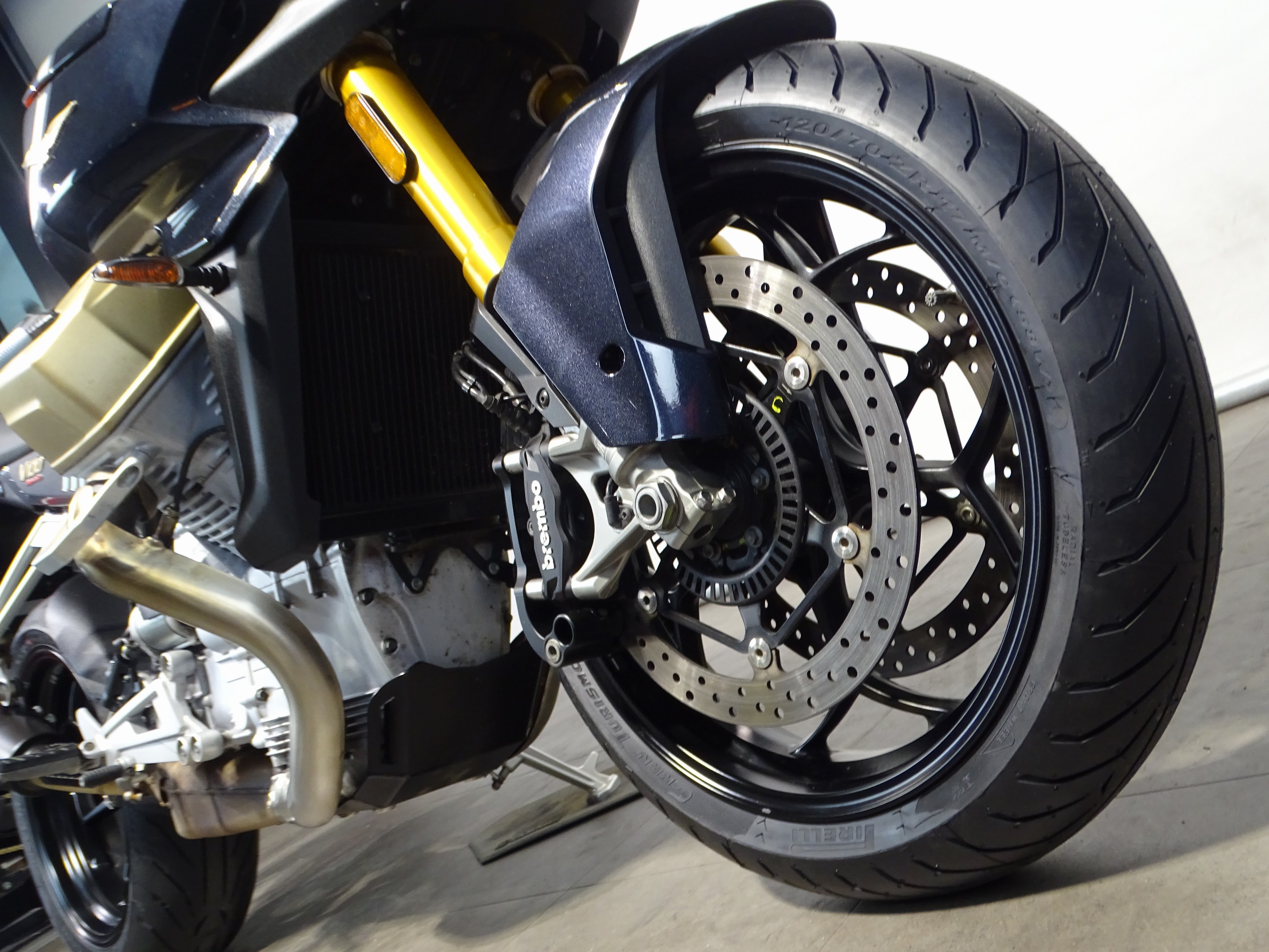 MOTO GUZZI V 100 MANDELLO S