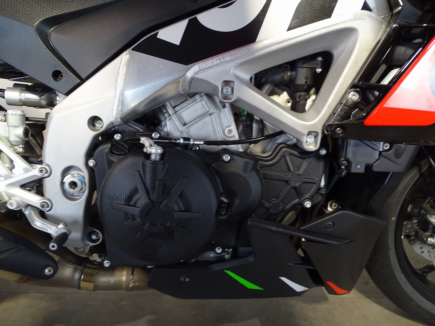 APRILIA TUONO V4 1100 E FACTORY