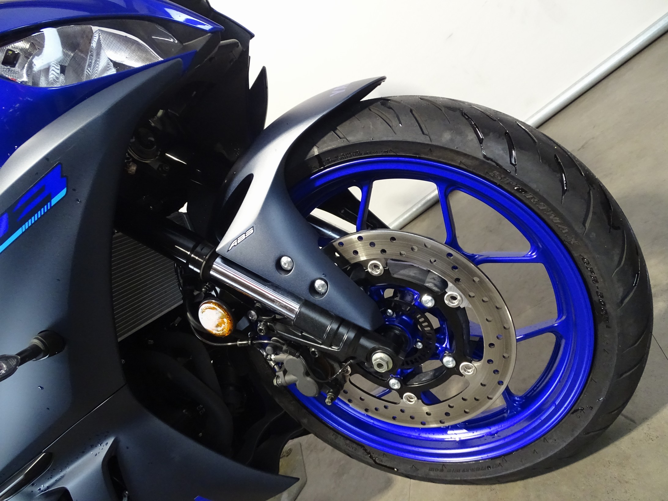 YAMAHA YZF-R3