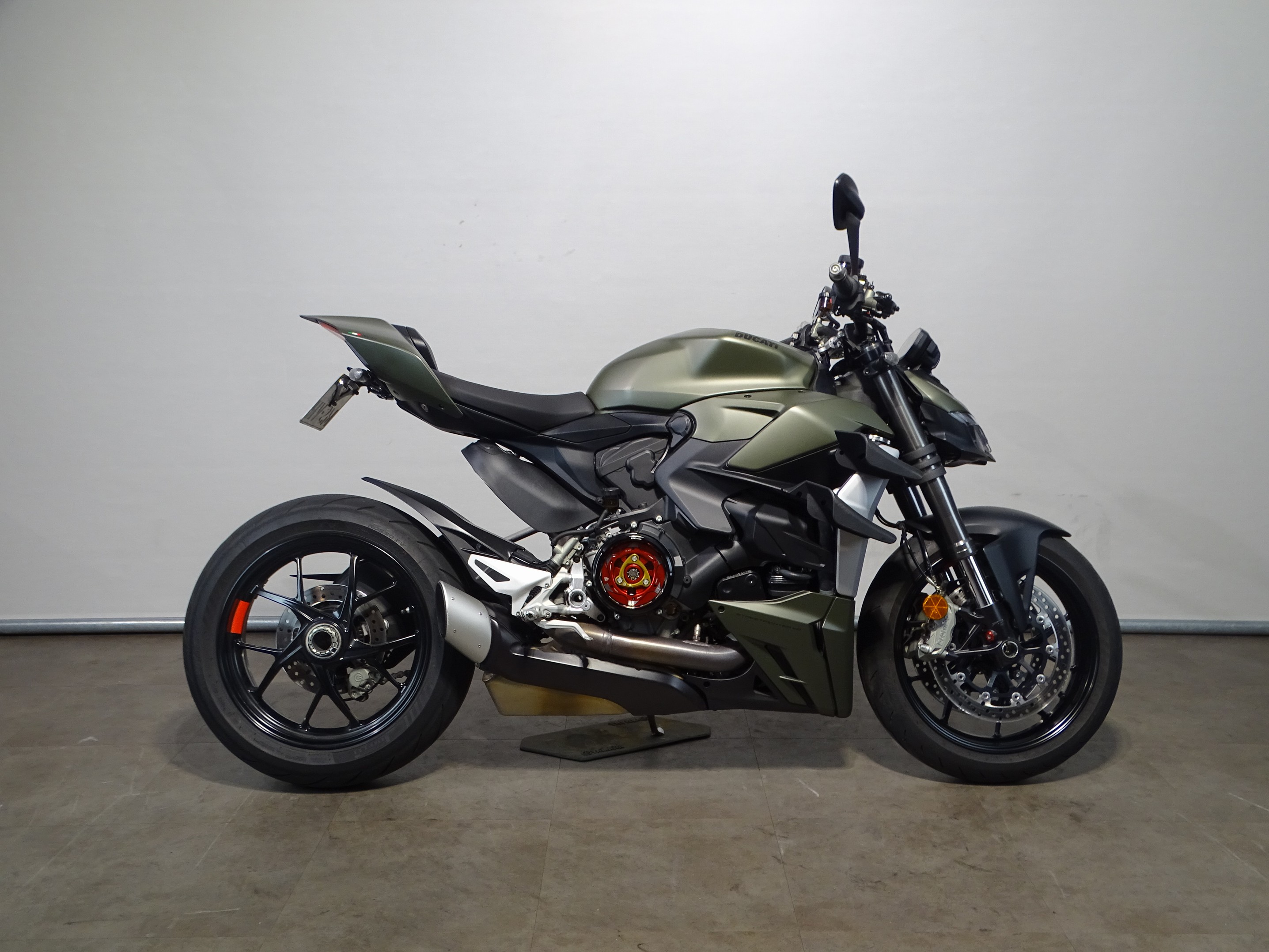 DUCATI STREETFIGHTER V2
