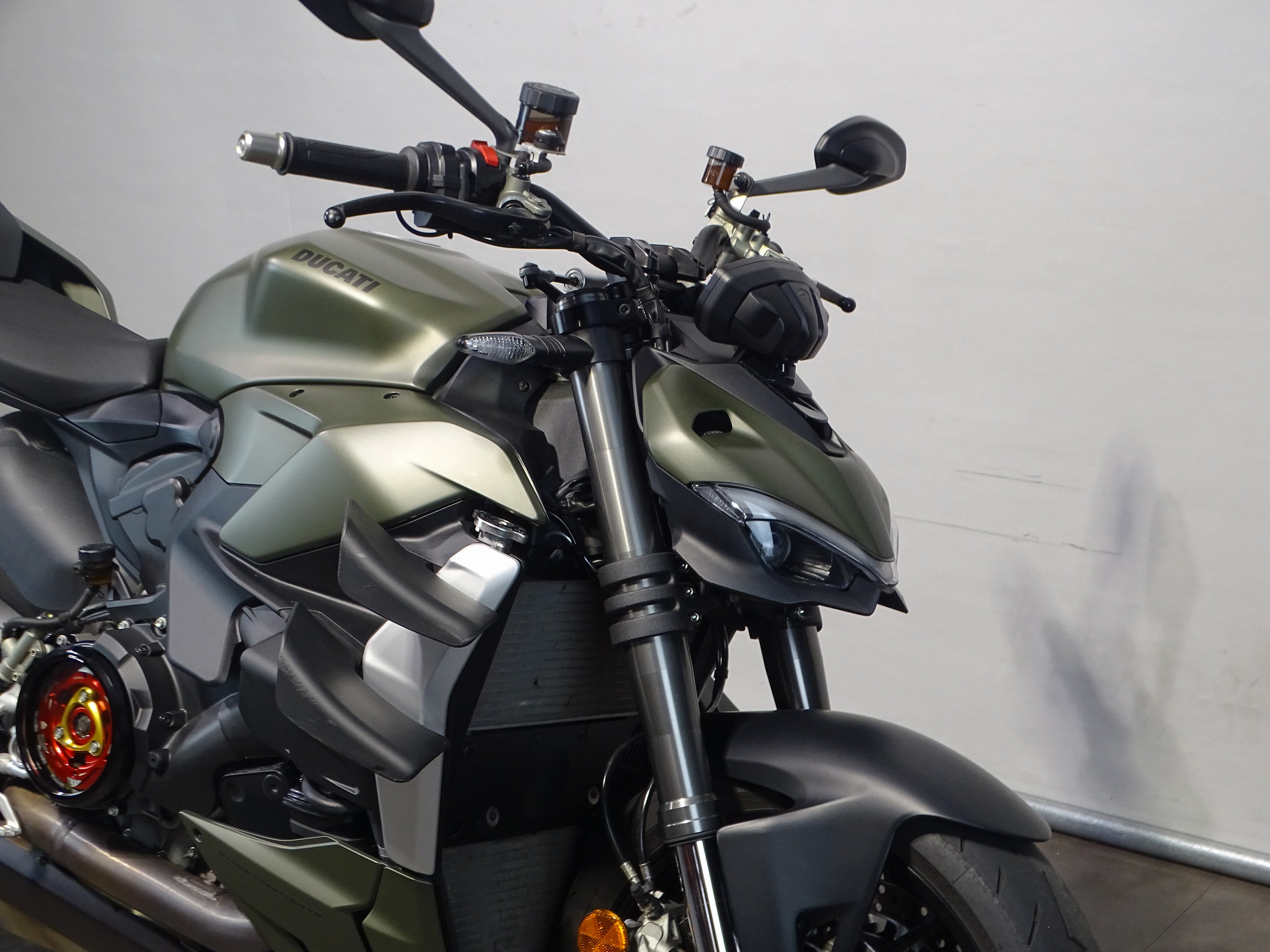 DUCATI STREETFIGHTER V2