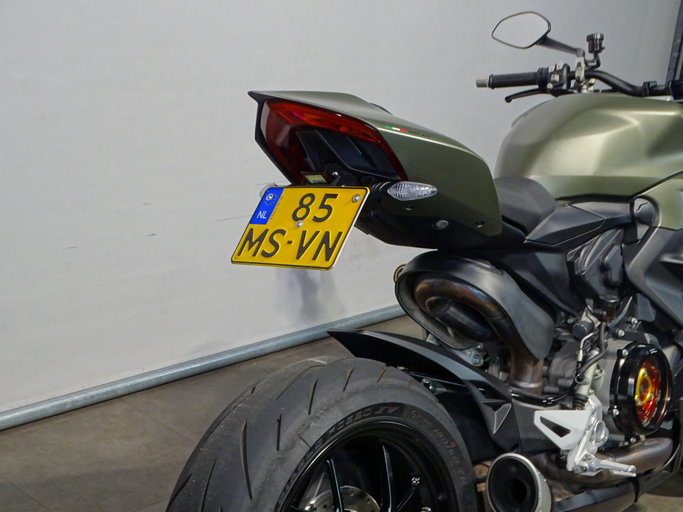 DUCATI STREETFIGHTER V2