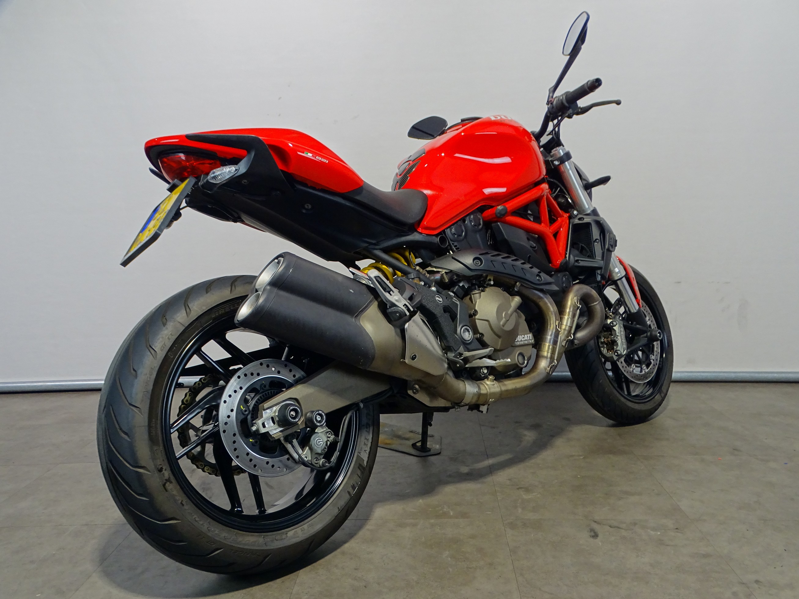DUCATI MONSTER 821