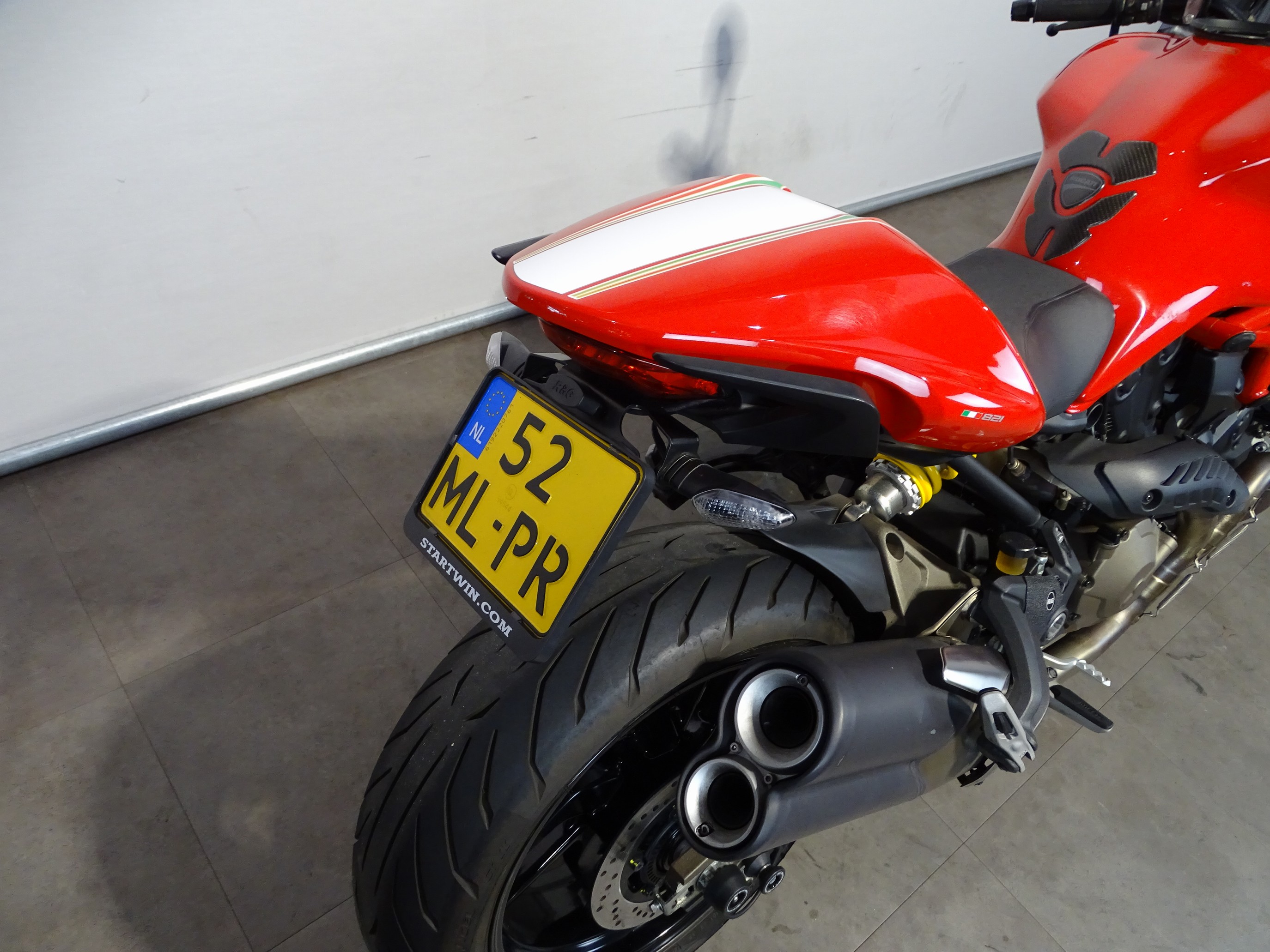 DUCATI MONSTER 821