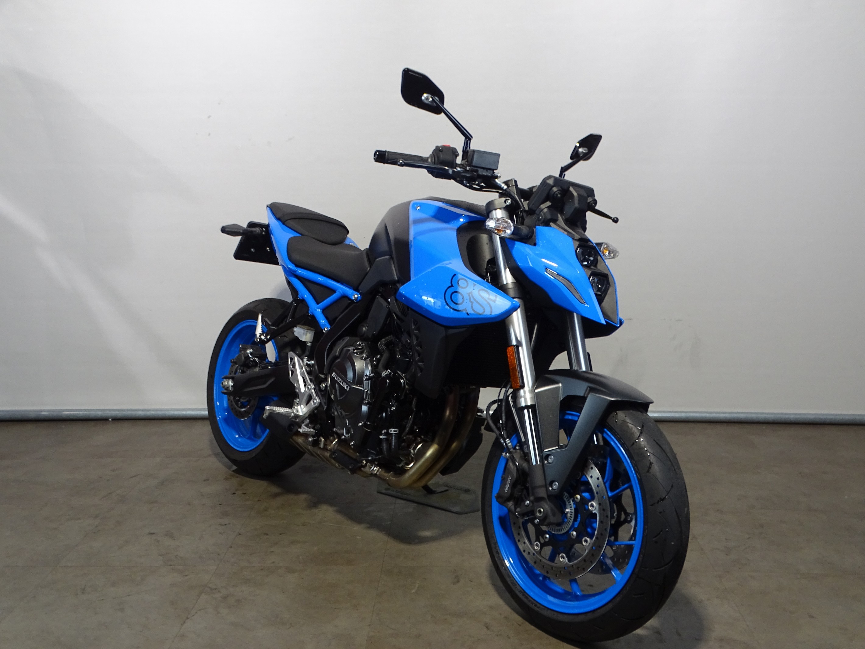 SUZUKI GSX-8S