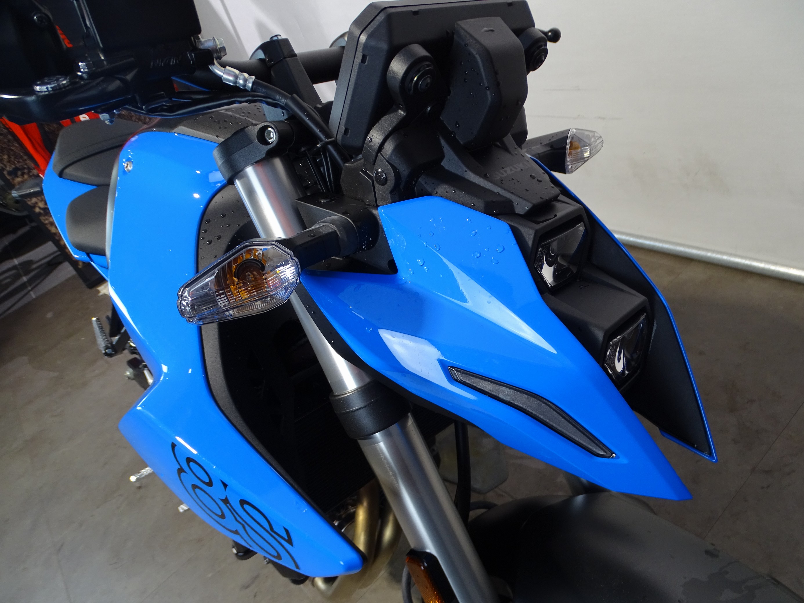 SUZUKI GSX-8S