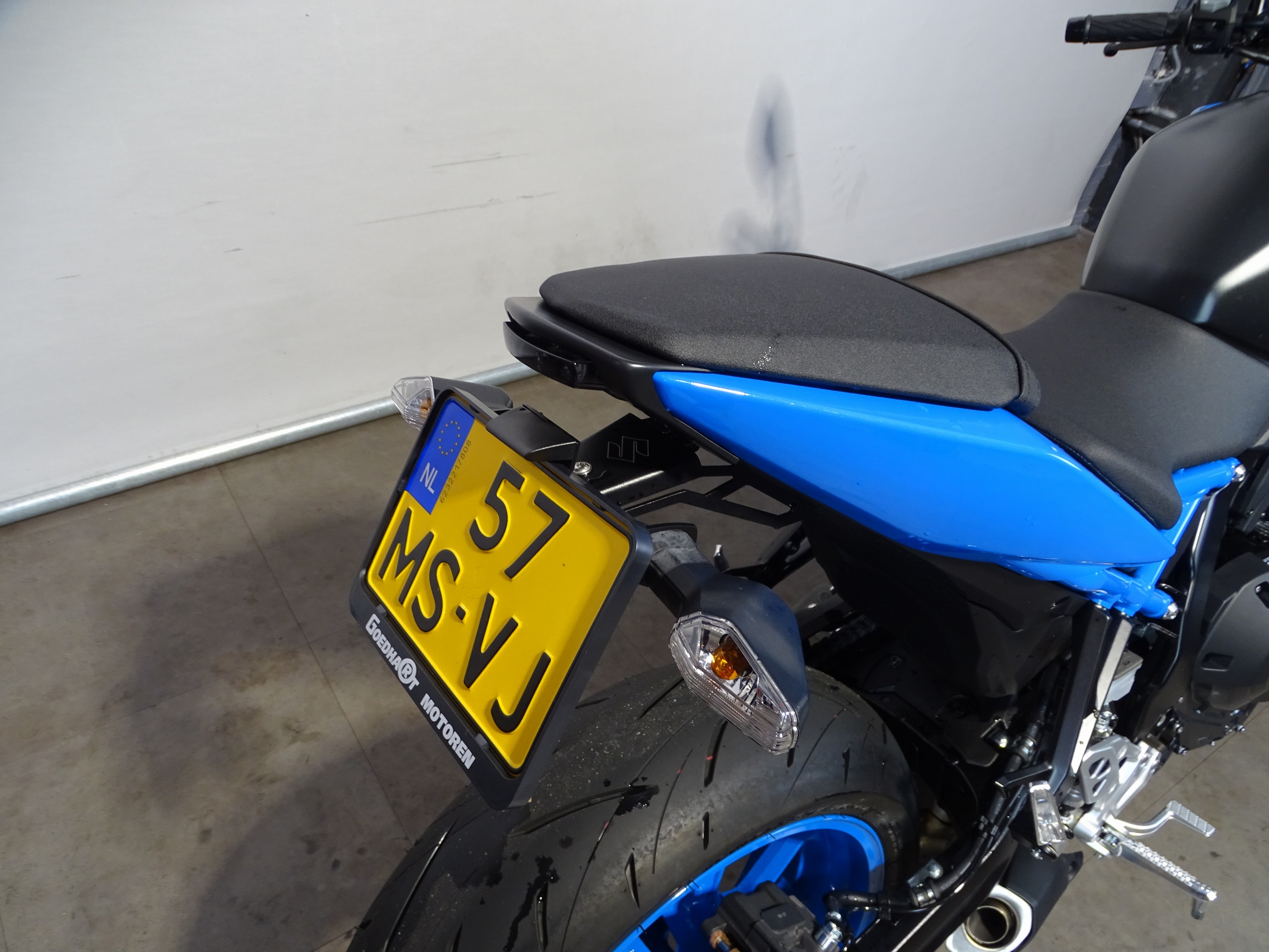 SUZUKI GSX-8S