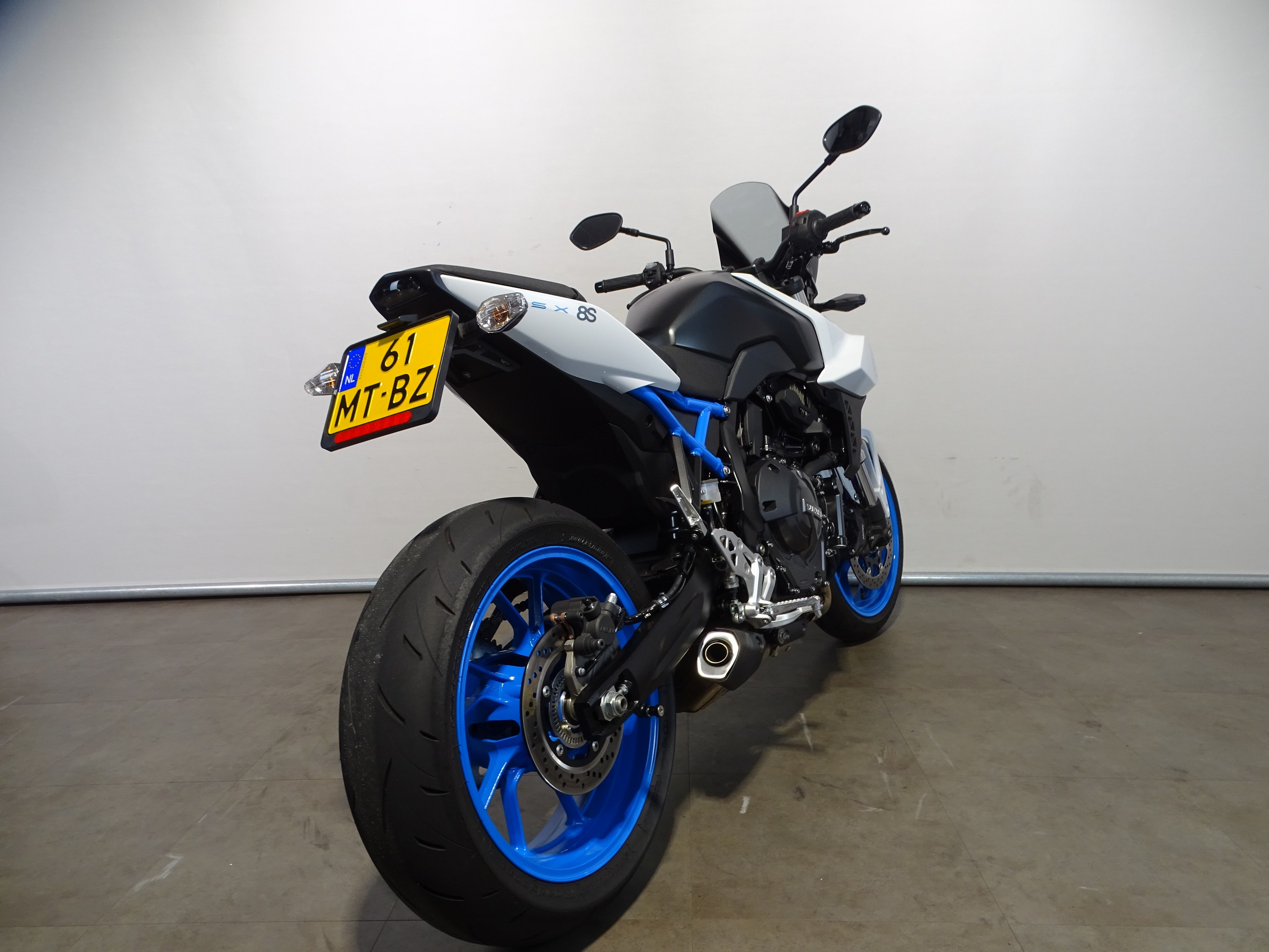 SUZUKI GSX-8S