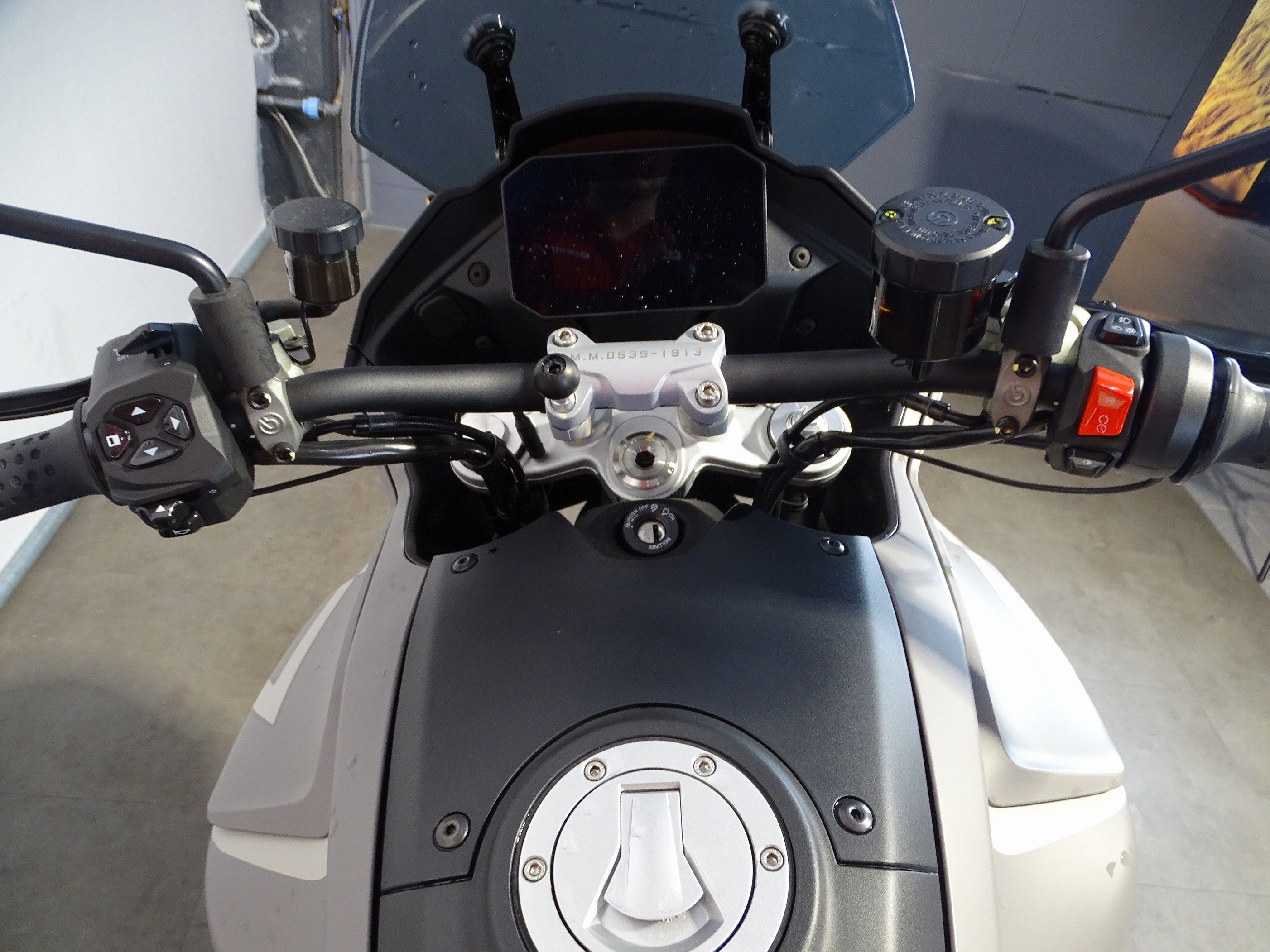 MOTO GUZZI V 100 MANDELLO AVIAZIONE NAVAL