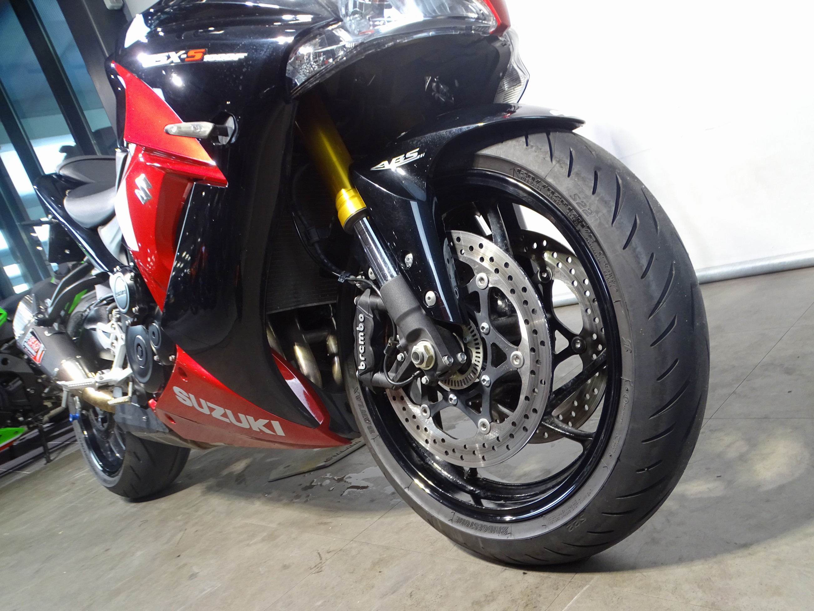 SUZUKI GSX-S 1000 F
