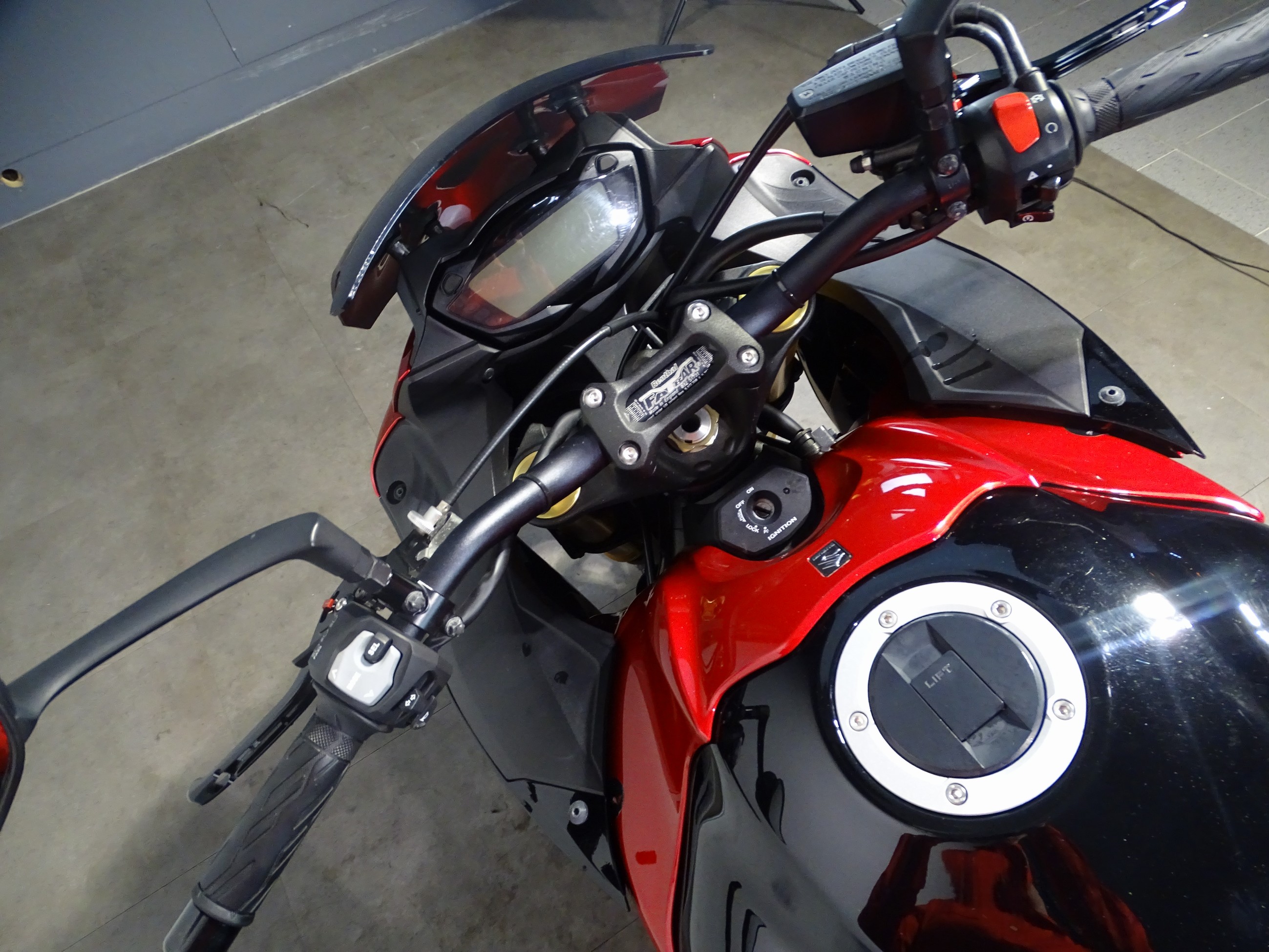 SUZUKI GSX-S 1000 F