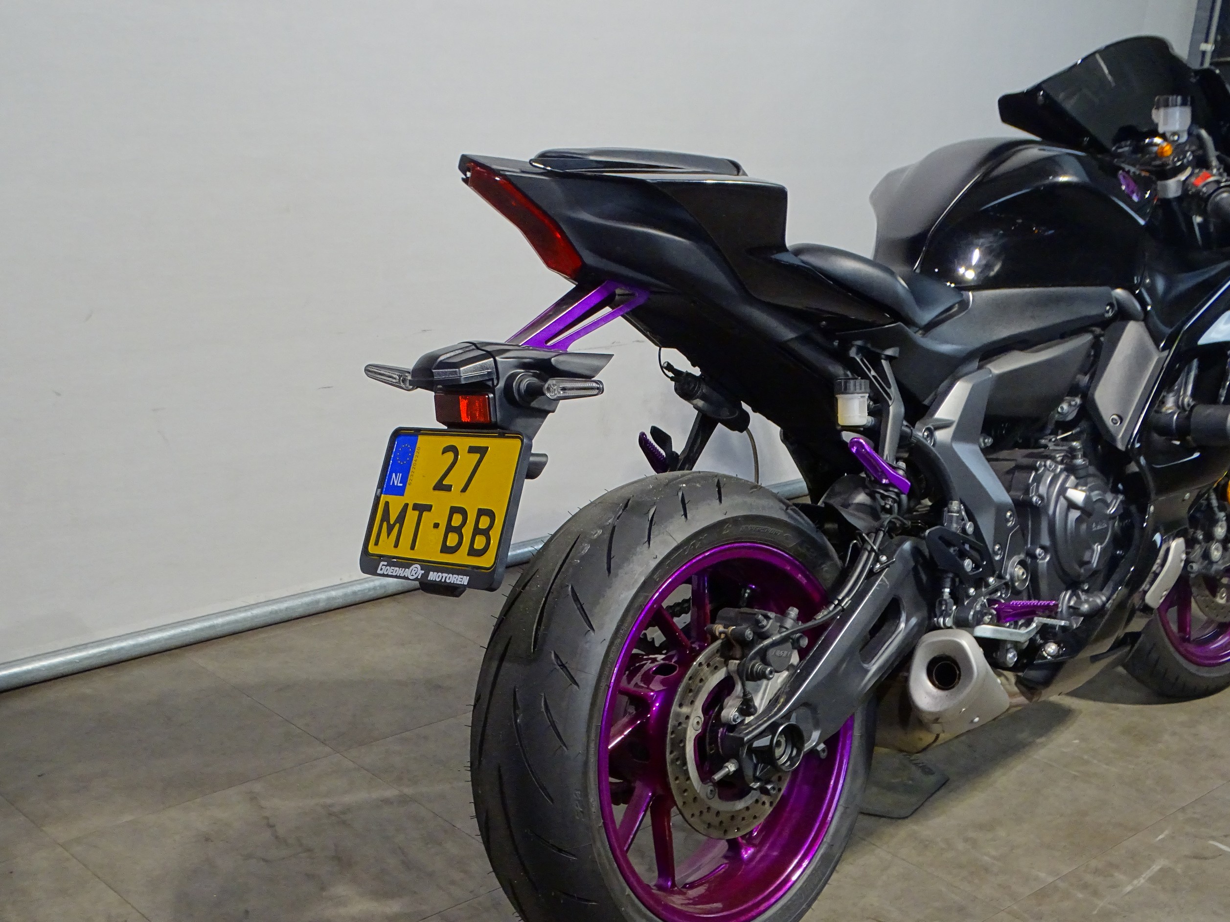 YAMAHA YZF-R7