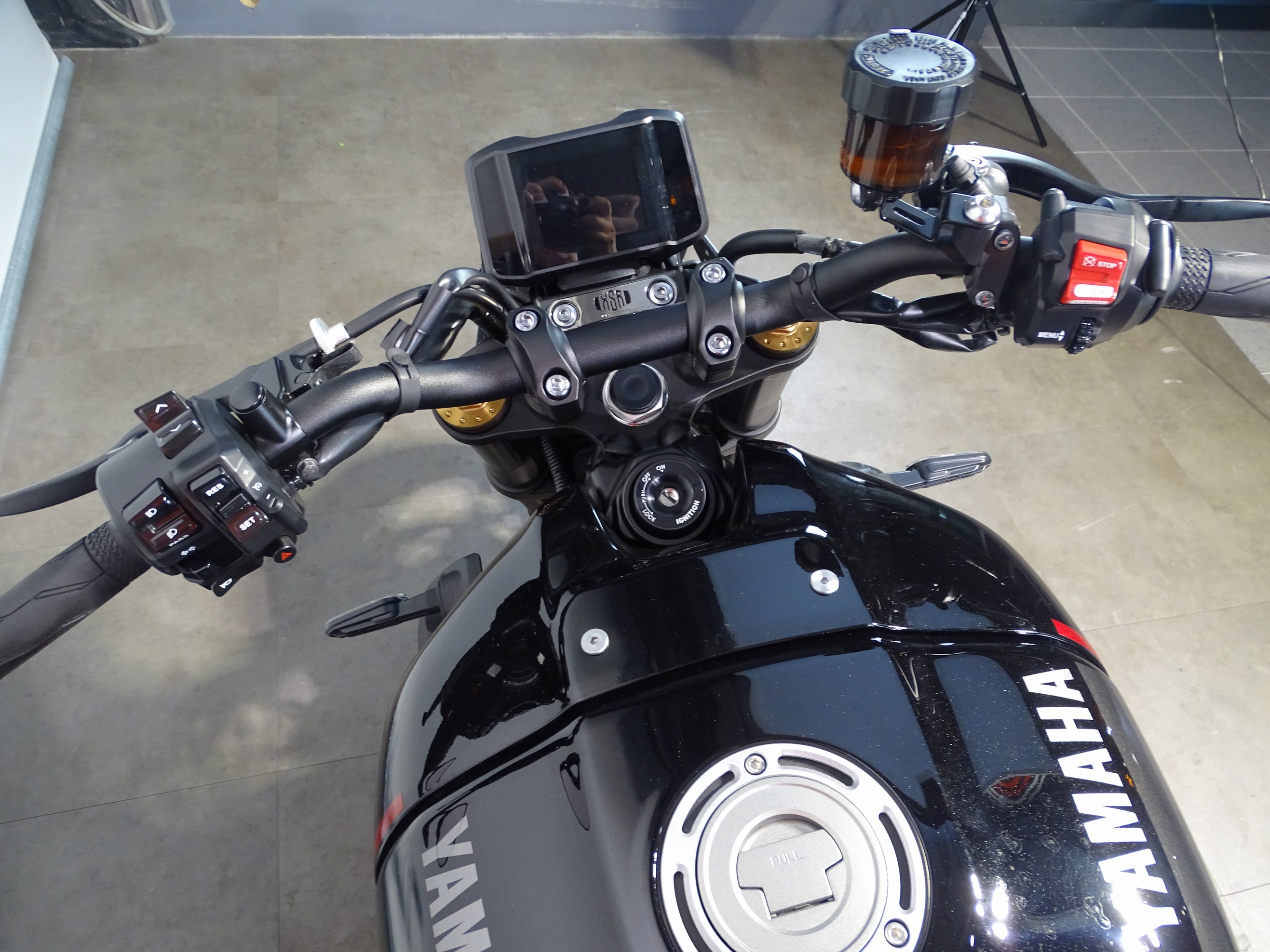 YAMAHA XSR 900
