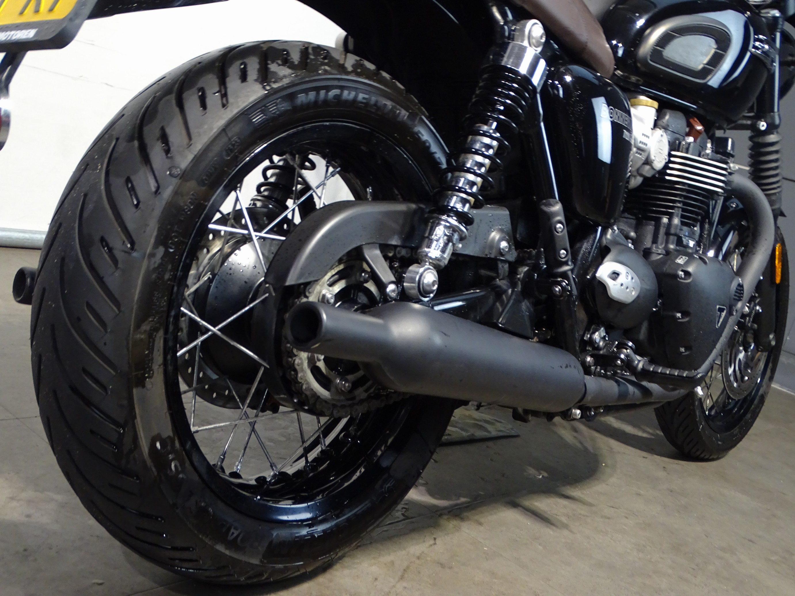 TRIUMPH BONNEVILLE T 120 BLACK