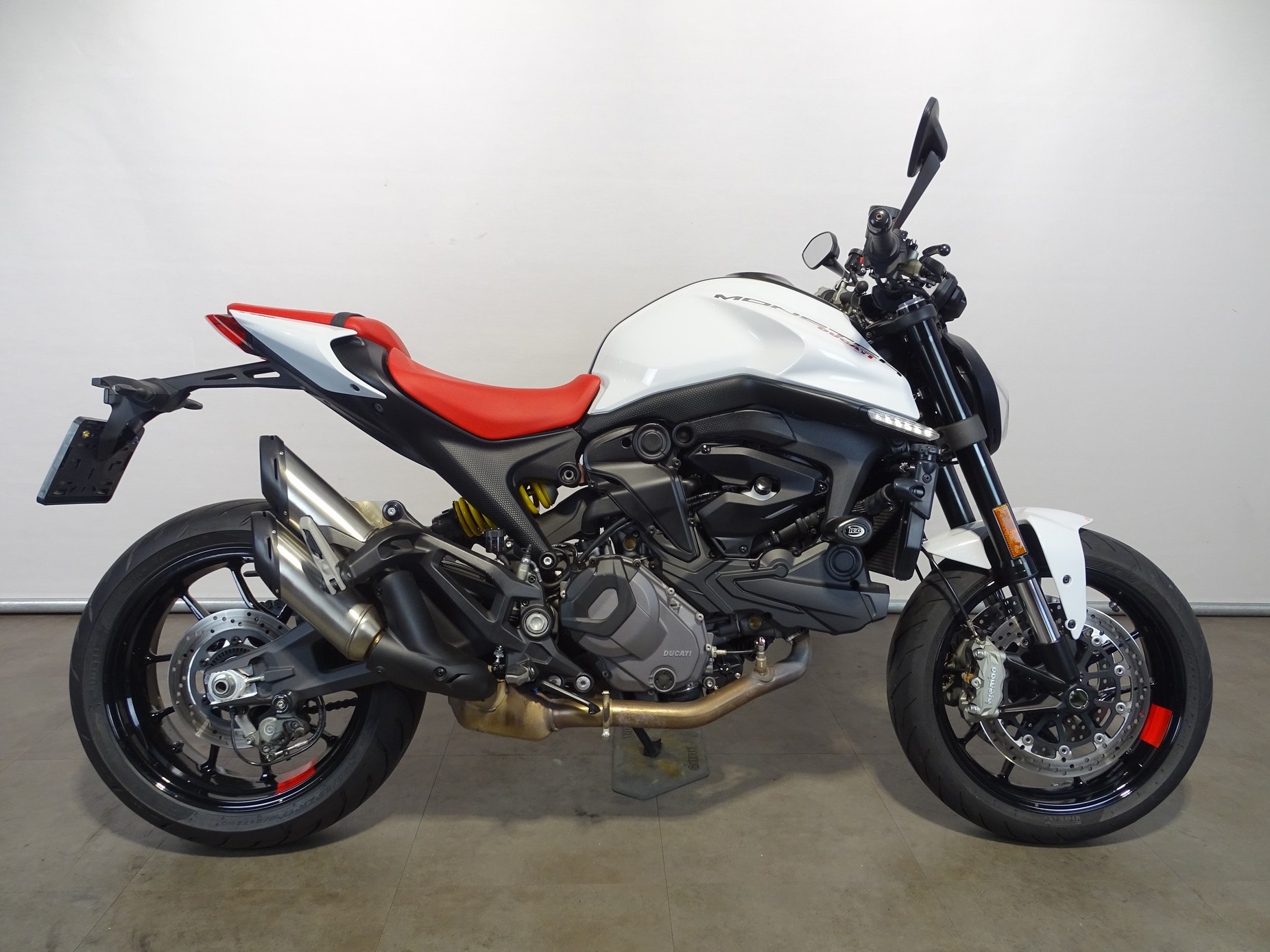 DUCATI MONSTER