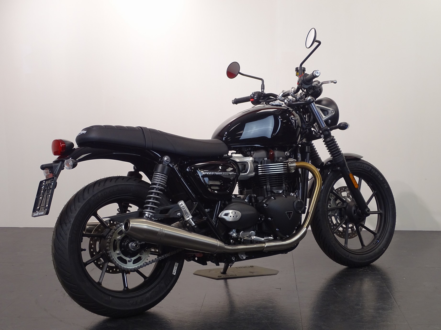 TRIUMPH SPEED TWIN 900