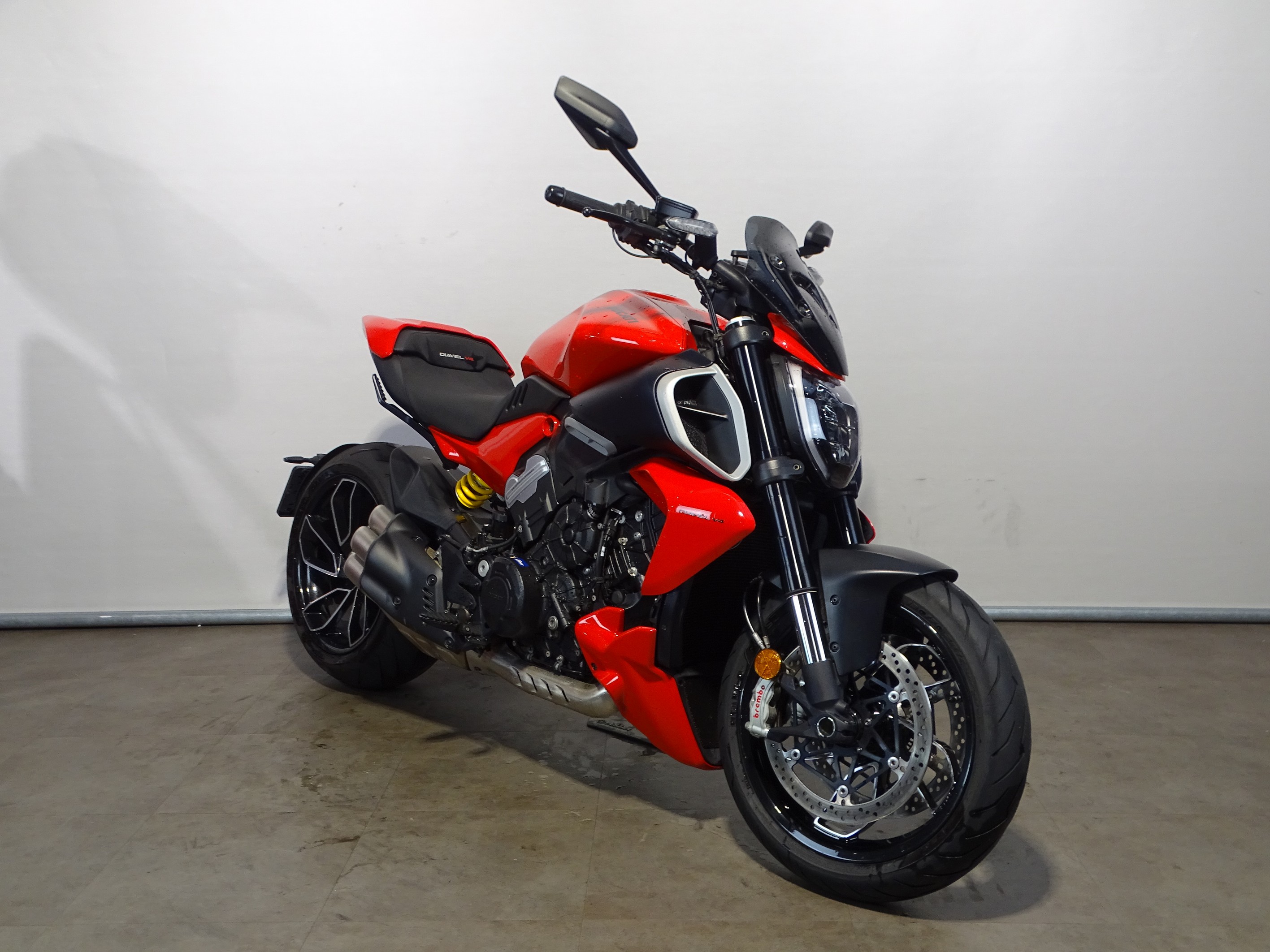 DUCATI DIAVEL V4
