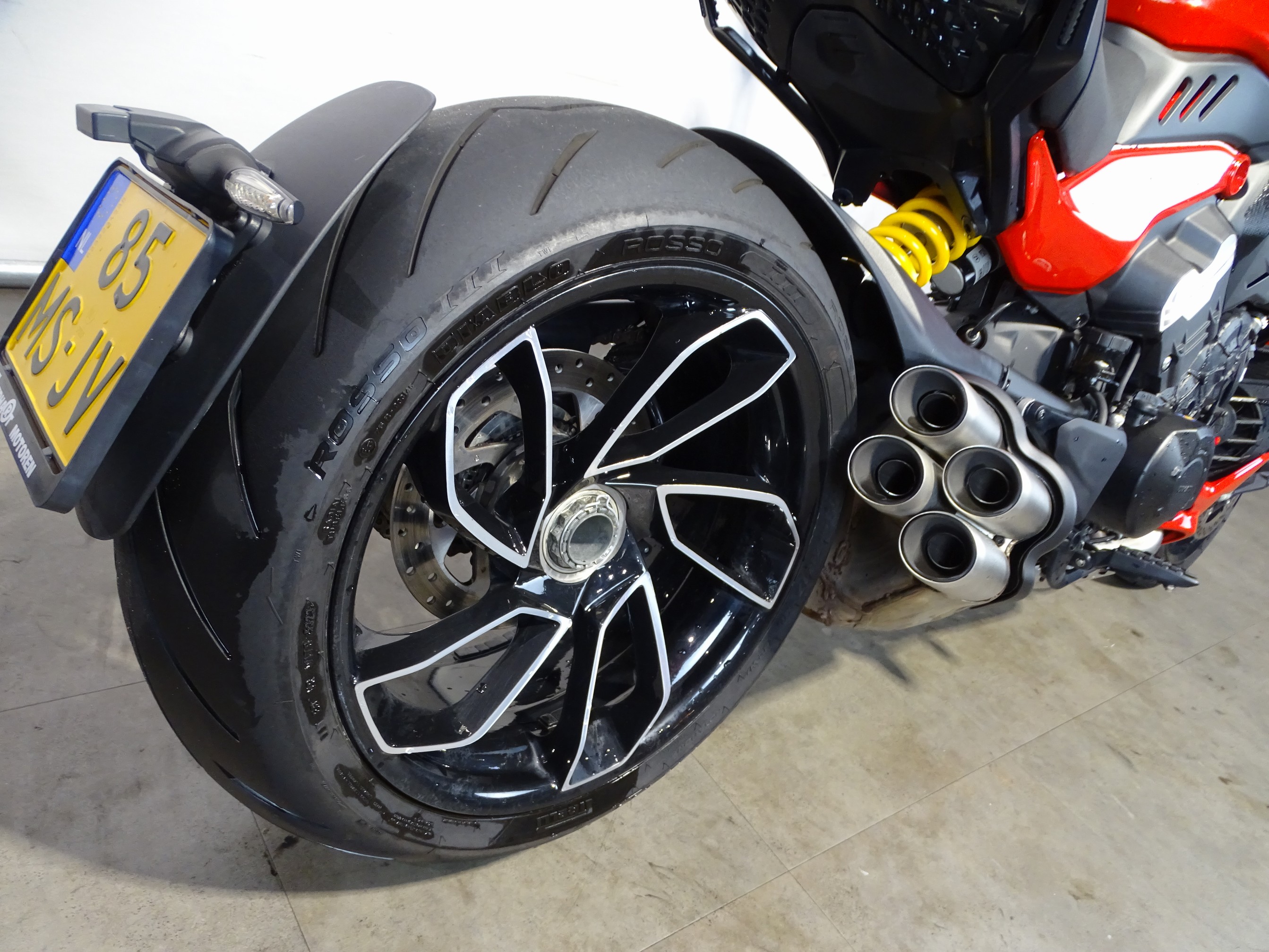 DUCATI DIAVEL V4
