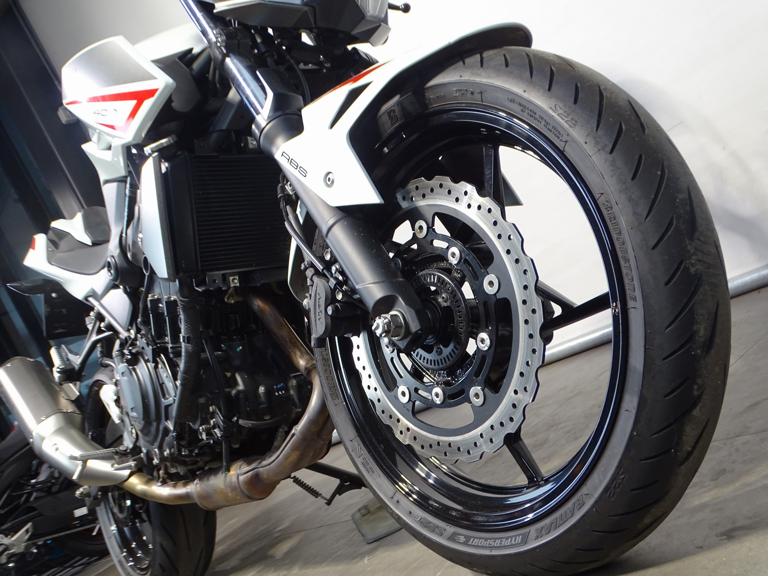 KAWASAKI Z 400 PERFORMANCE