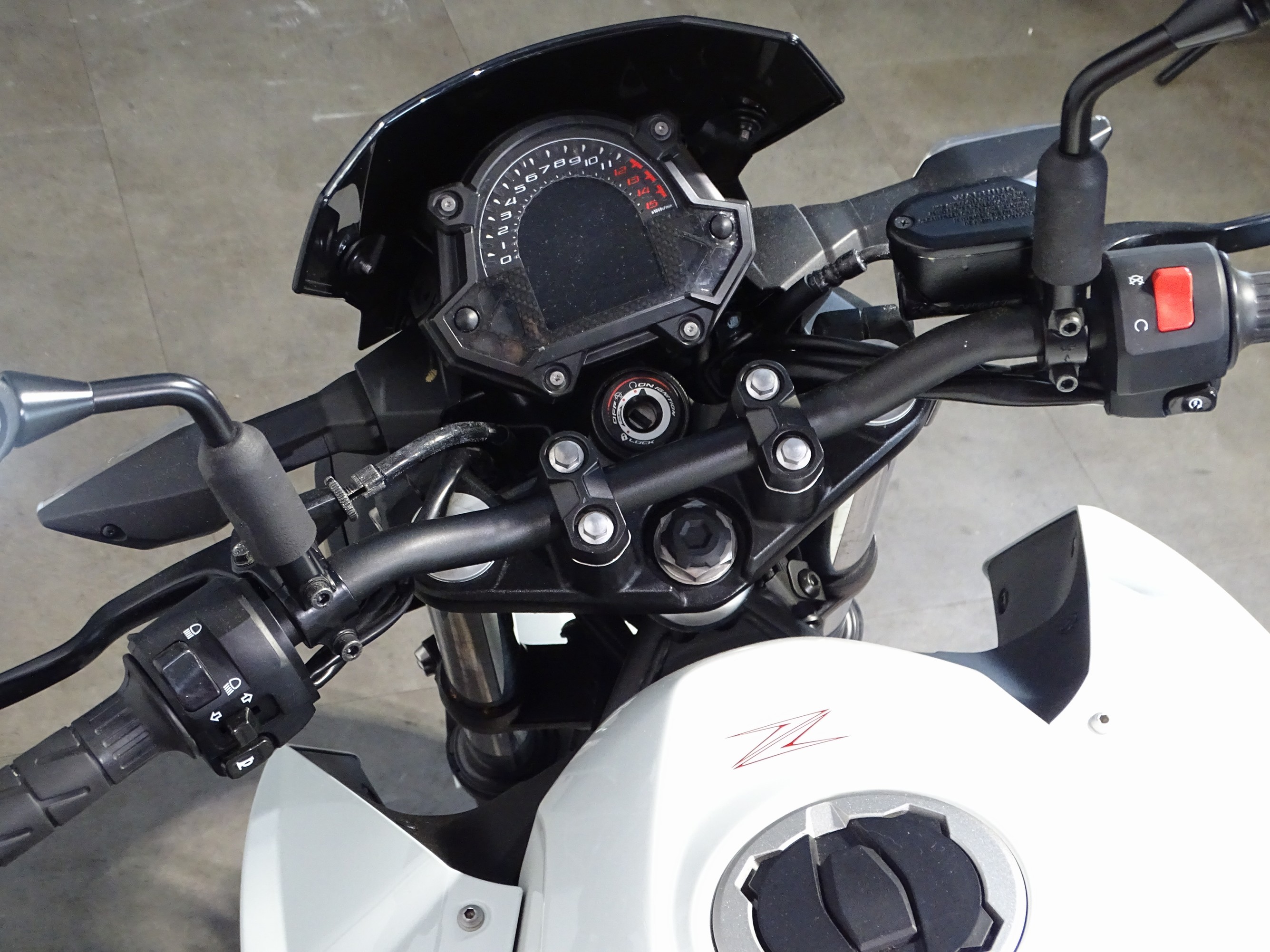KAWASAKI Z 400 PERFORMANCE