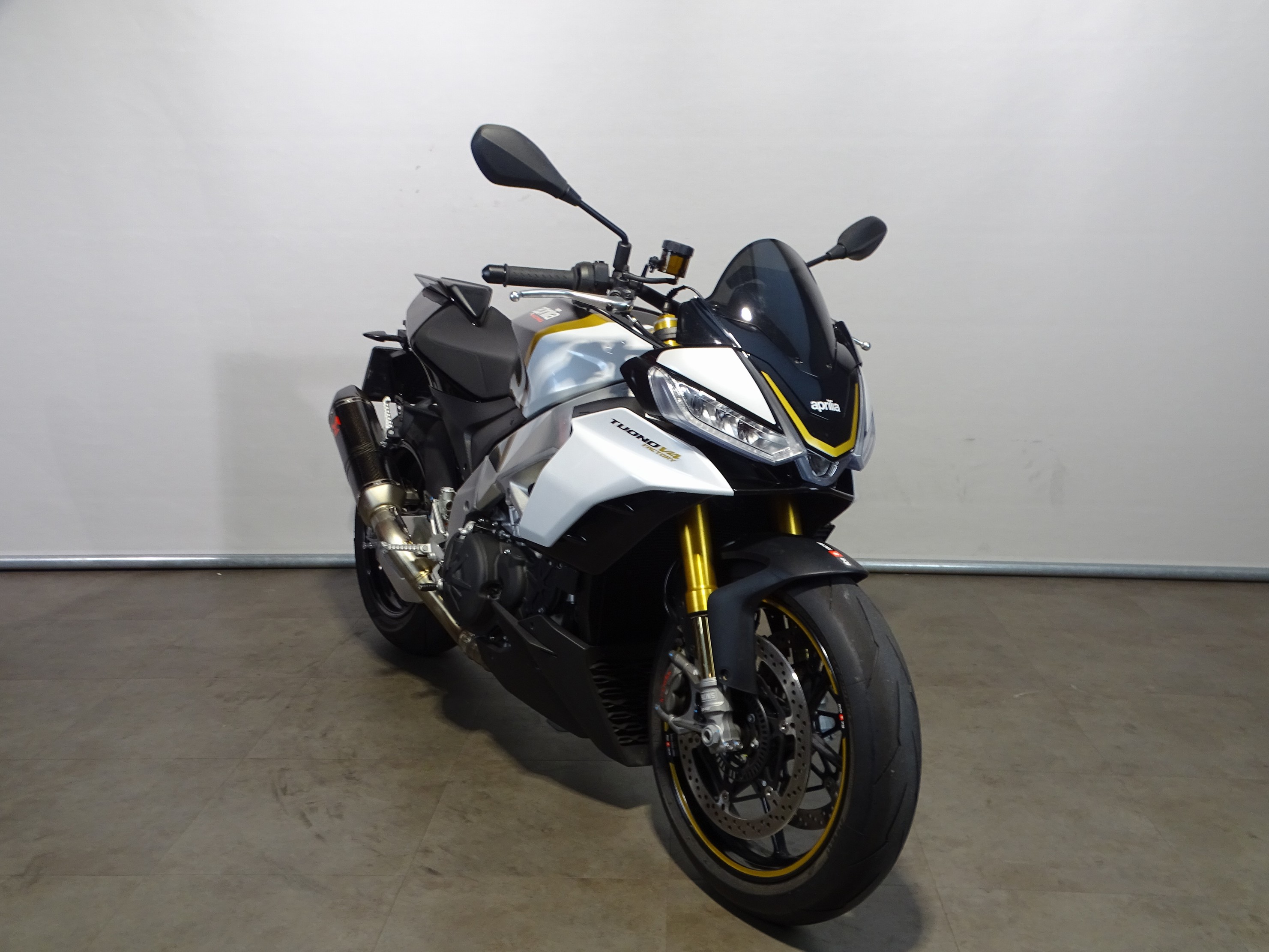 APRILIA TUONO V4 1100 FACTORY