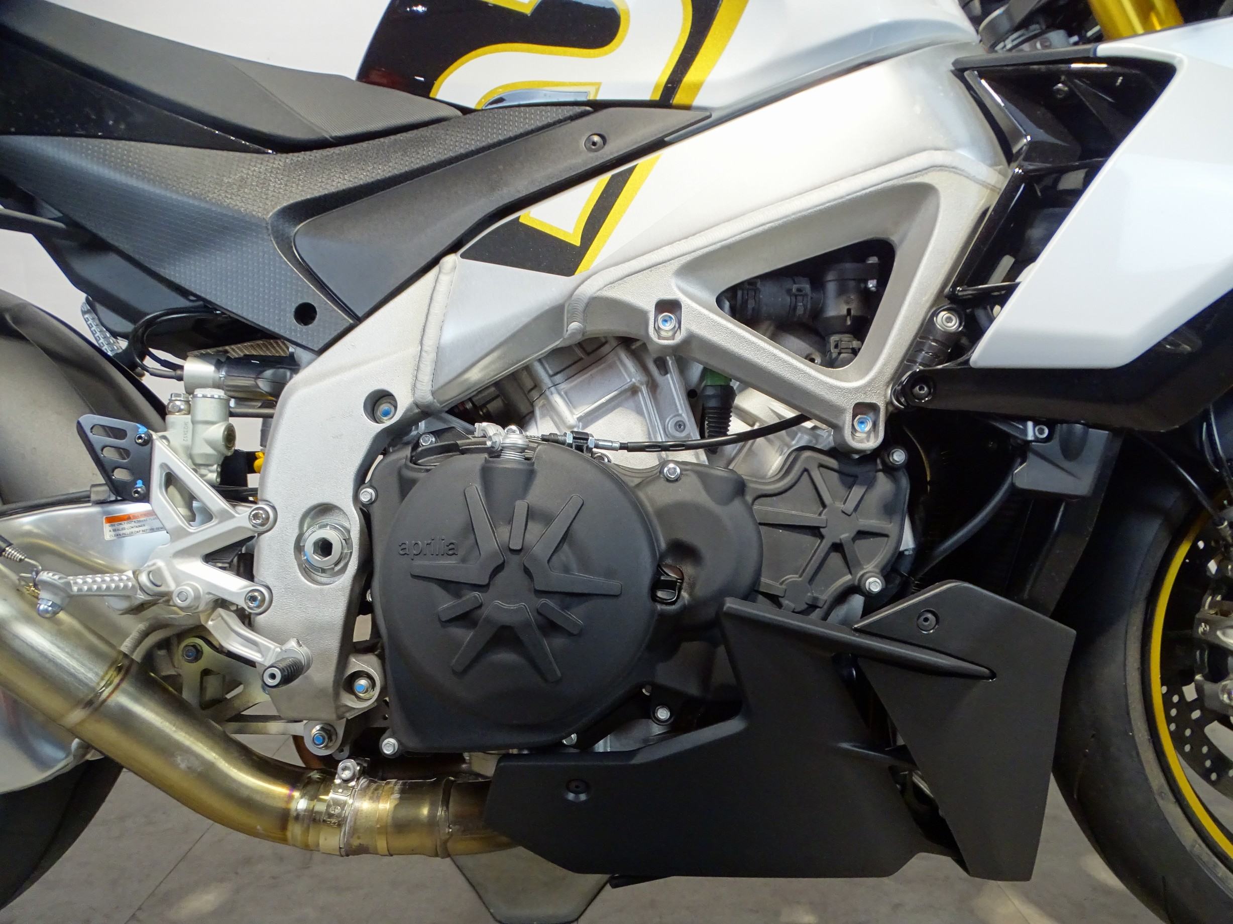 APRILIA TUONO V4 1100 FACTORY