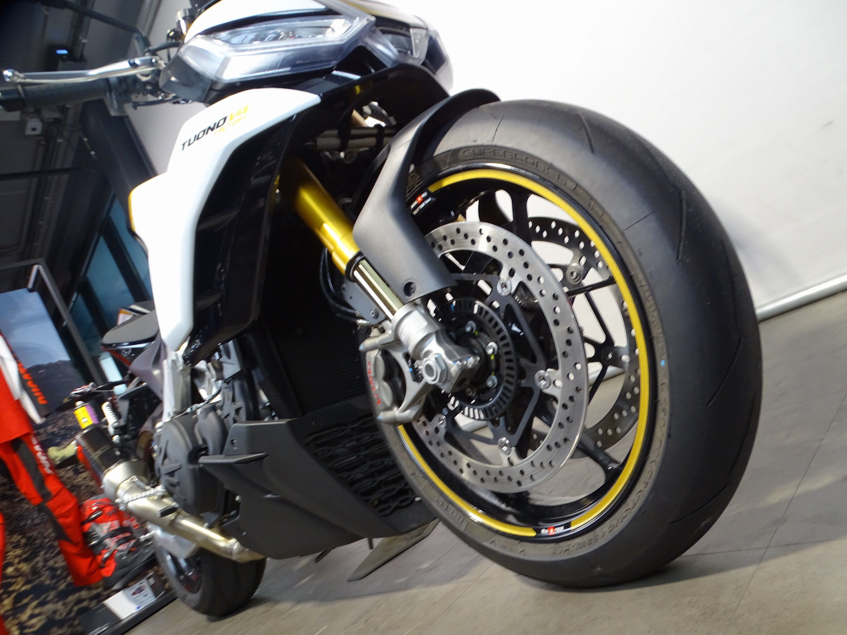 APRILIA TUONO V4 1100 FACTORY