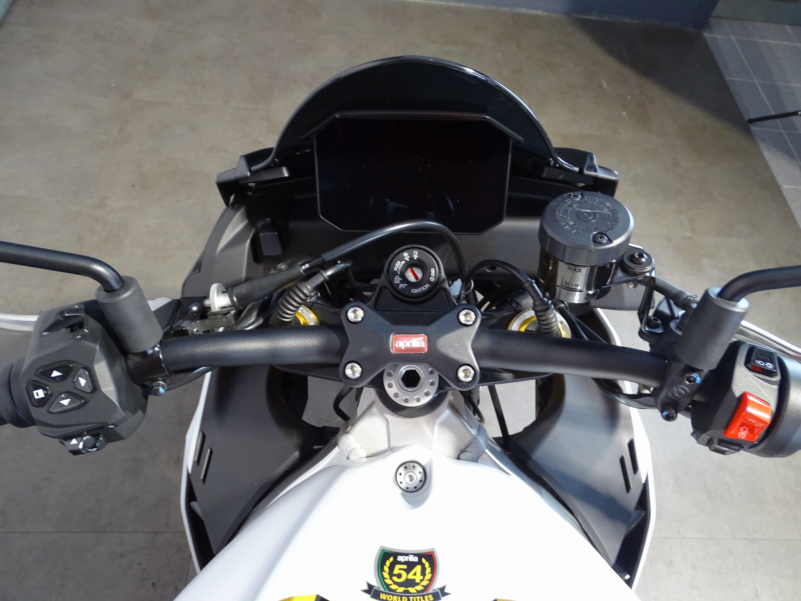 APRILIA TUONO V4 1100 FACTORY