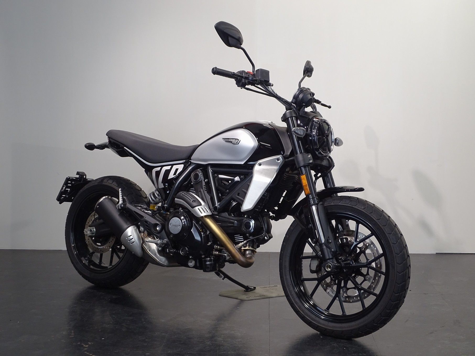 DUCATI SCRAMBLER ICON