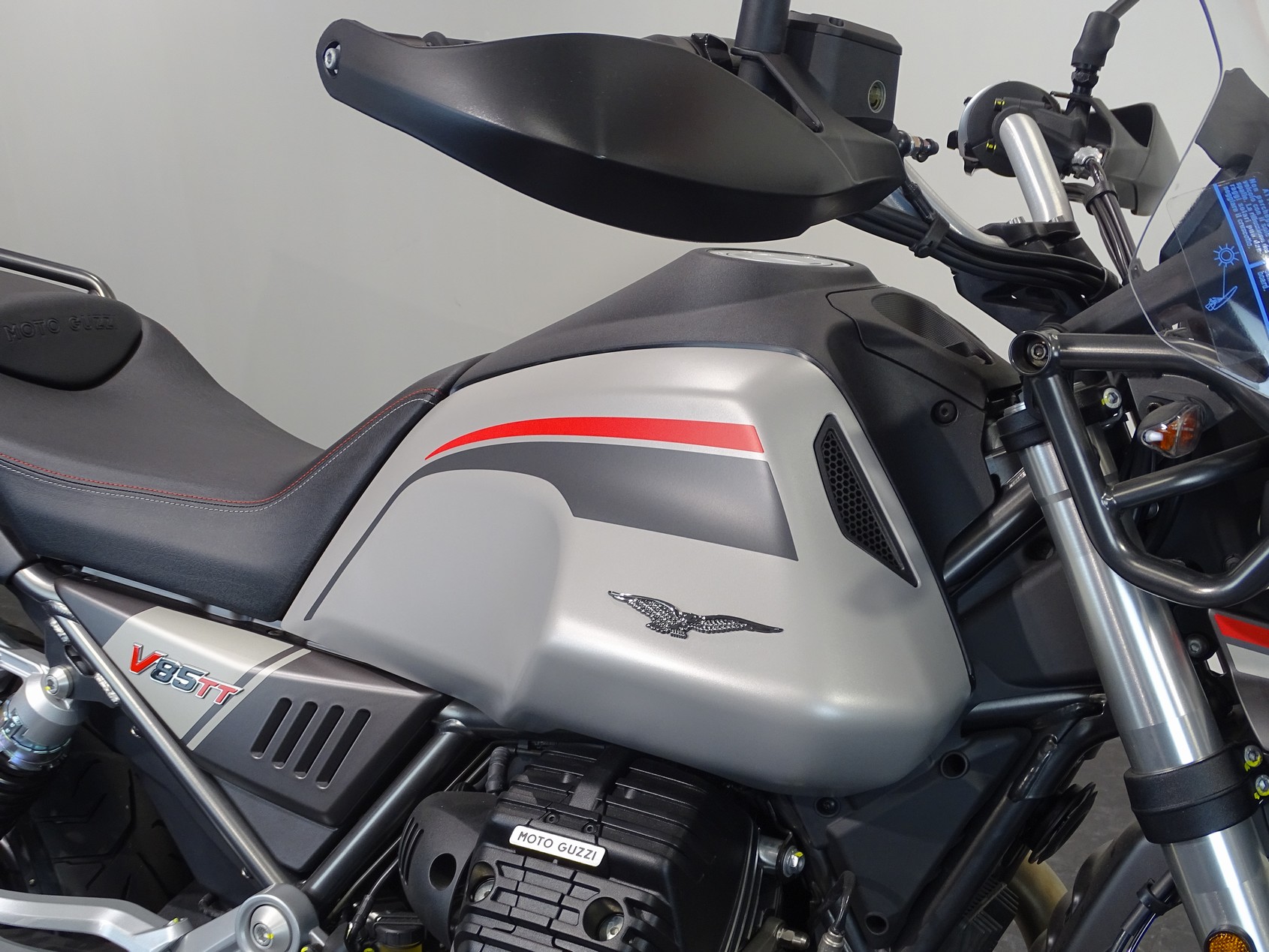 MOTO GUZZI V 85 TT TRAVEL