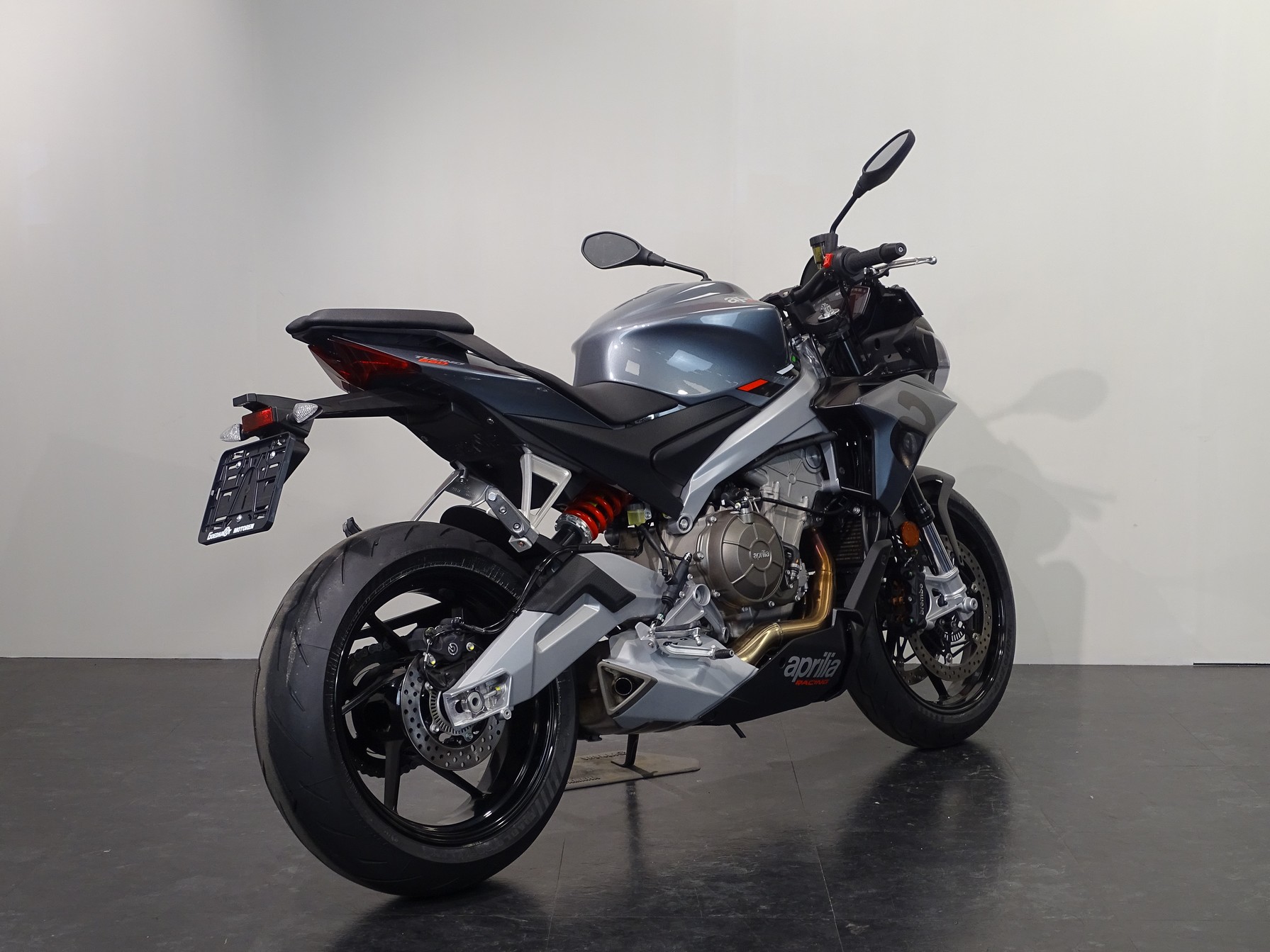 APRILIA TUONO 660