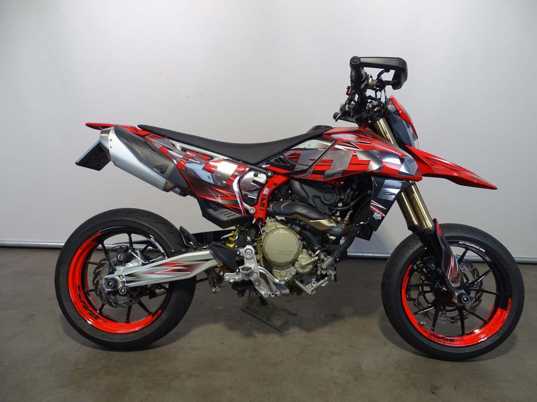 DUCATI HYPERMOTARD 698 MONO