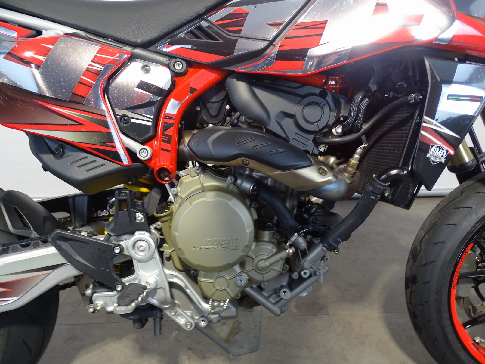 DUCATI HYPERMOTARD 698 MONO