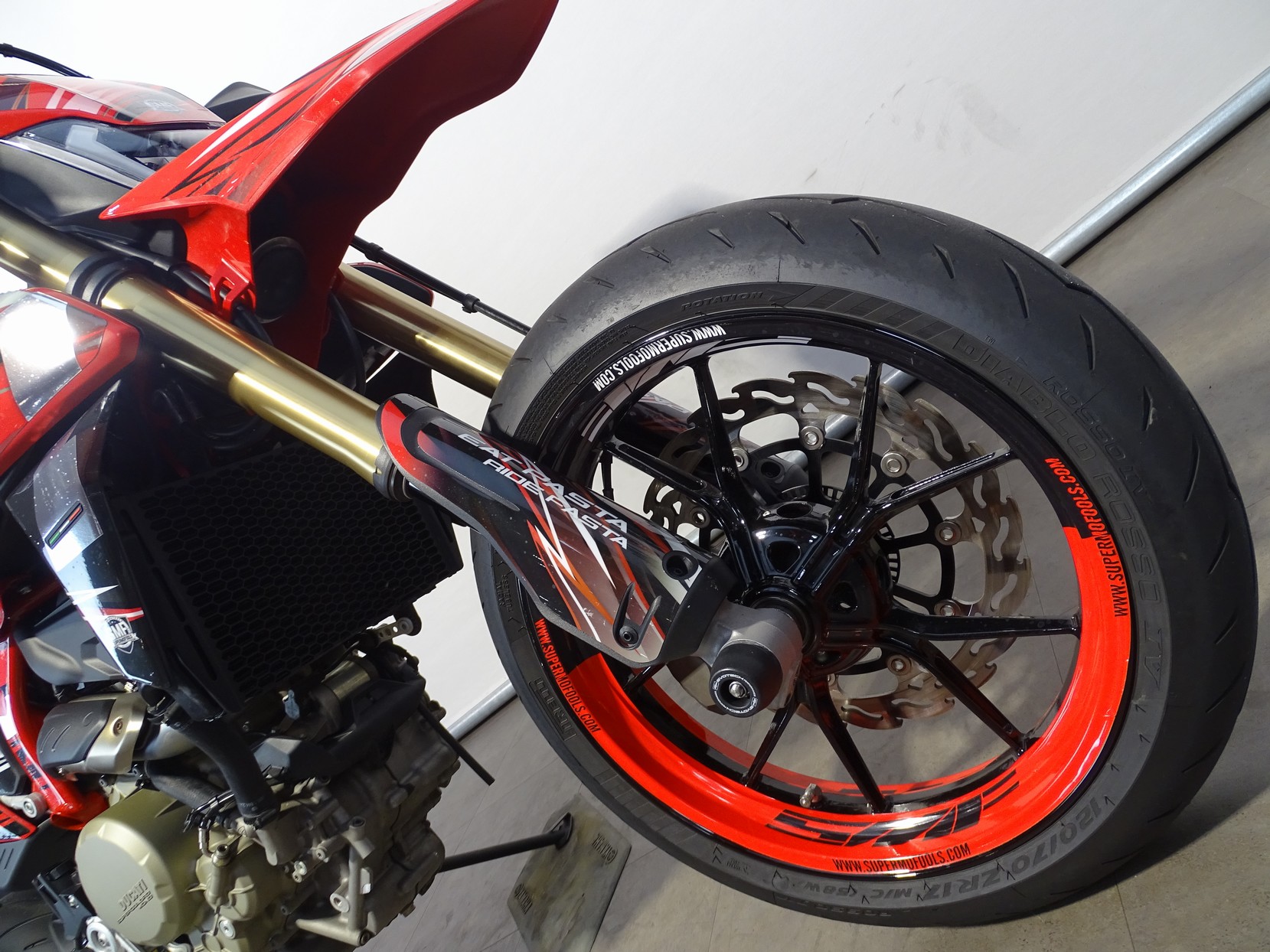 DUCATI HYPERMOTARD 698 MONO