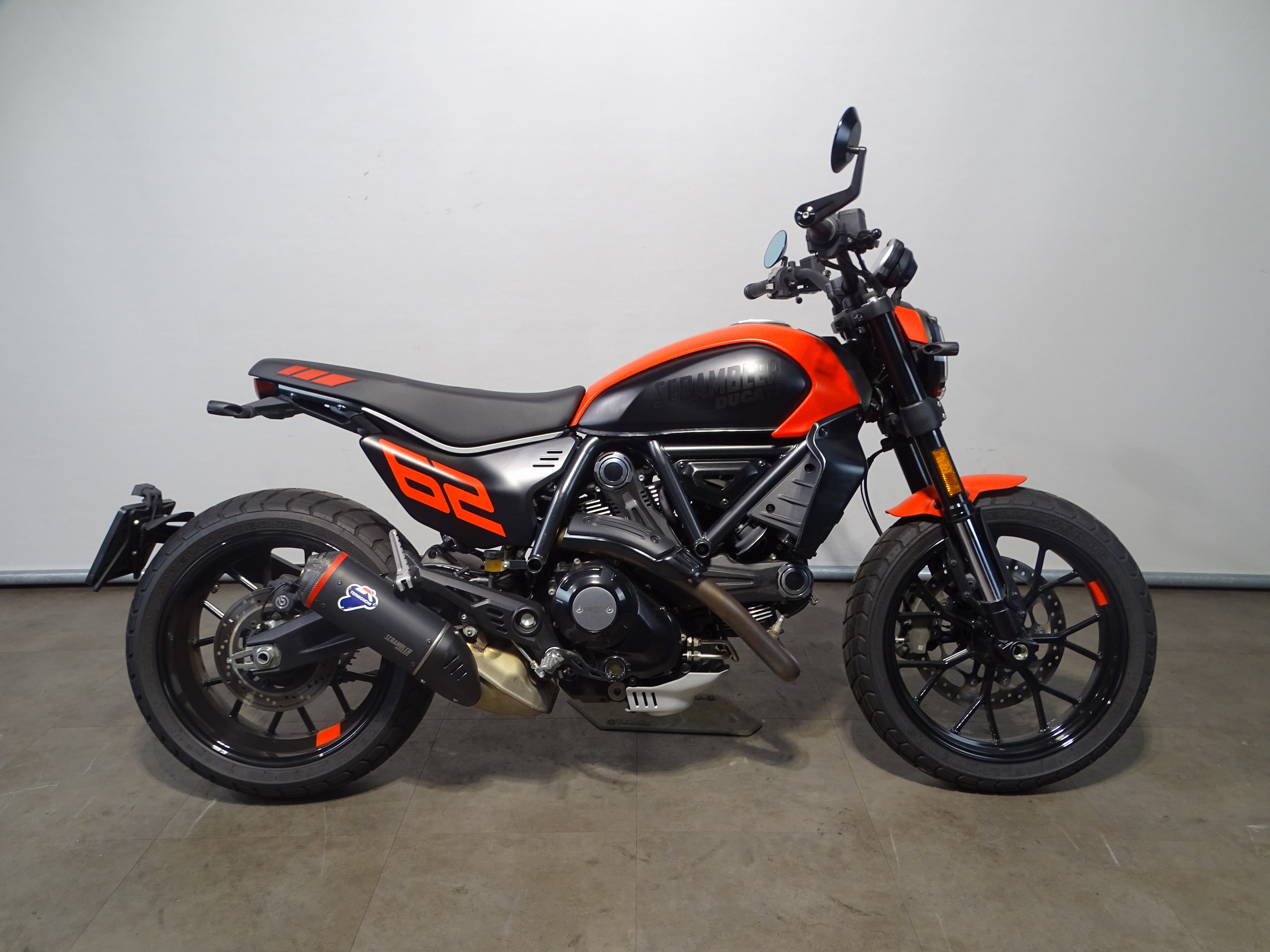 DUCATI SCRAMBLER FULL THROTTLE