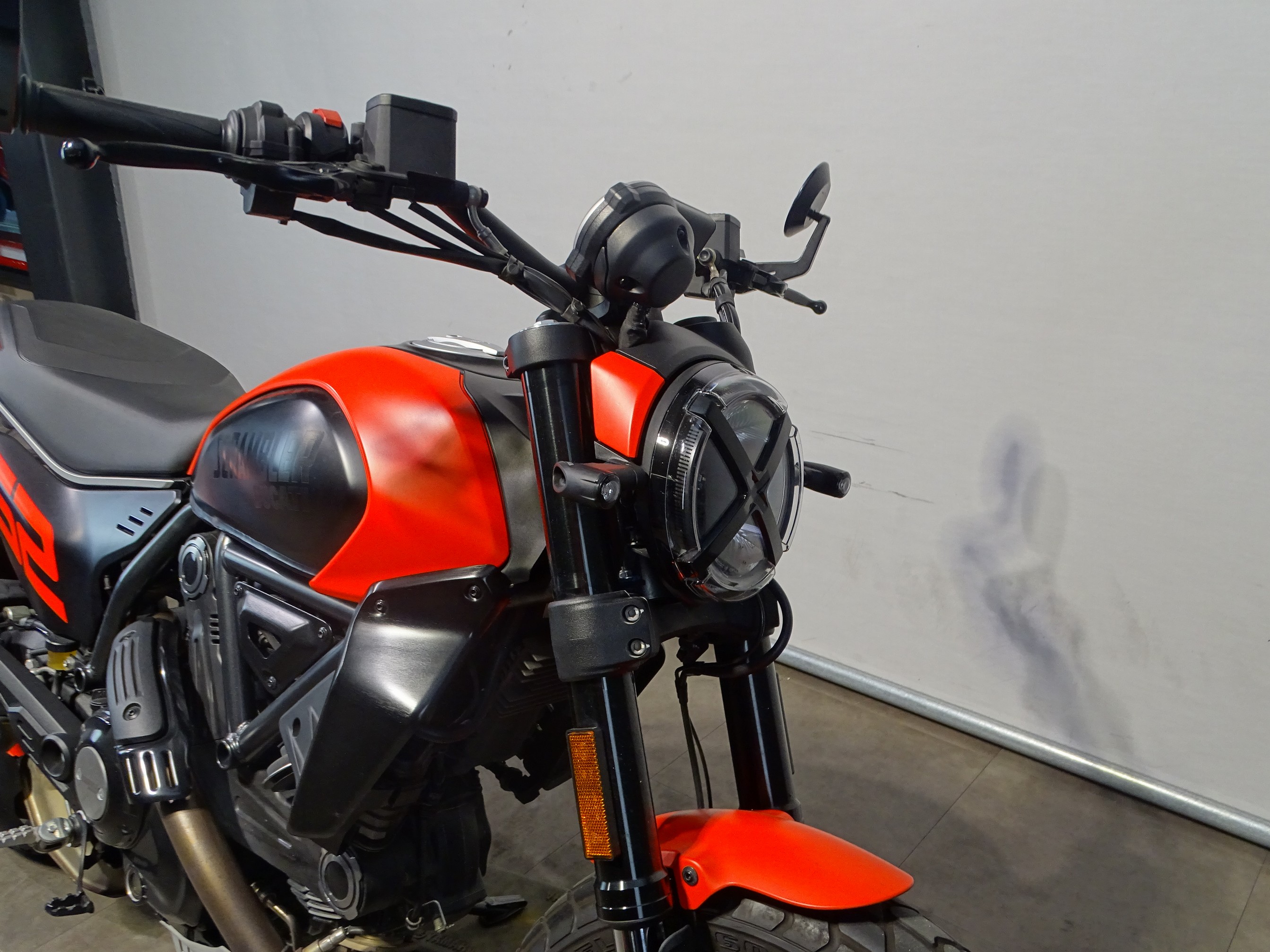 DUCATI SCRAMBLER FULL THROTTLE