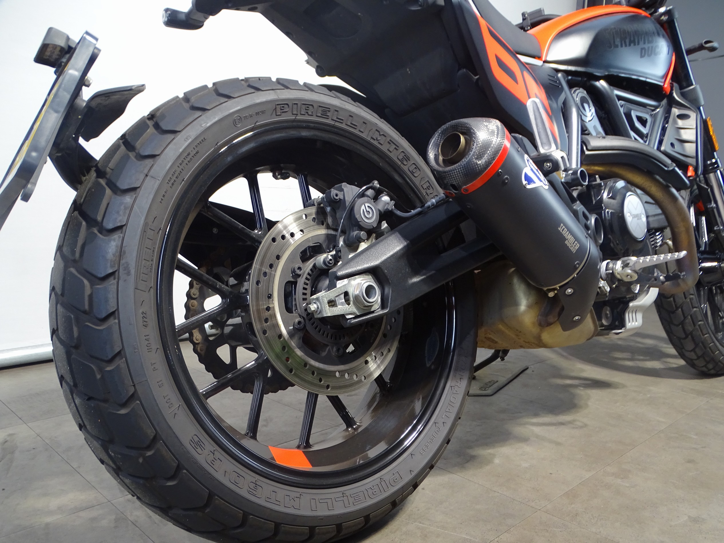DUCATI SCRAMBLER FULL THROTTLE