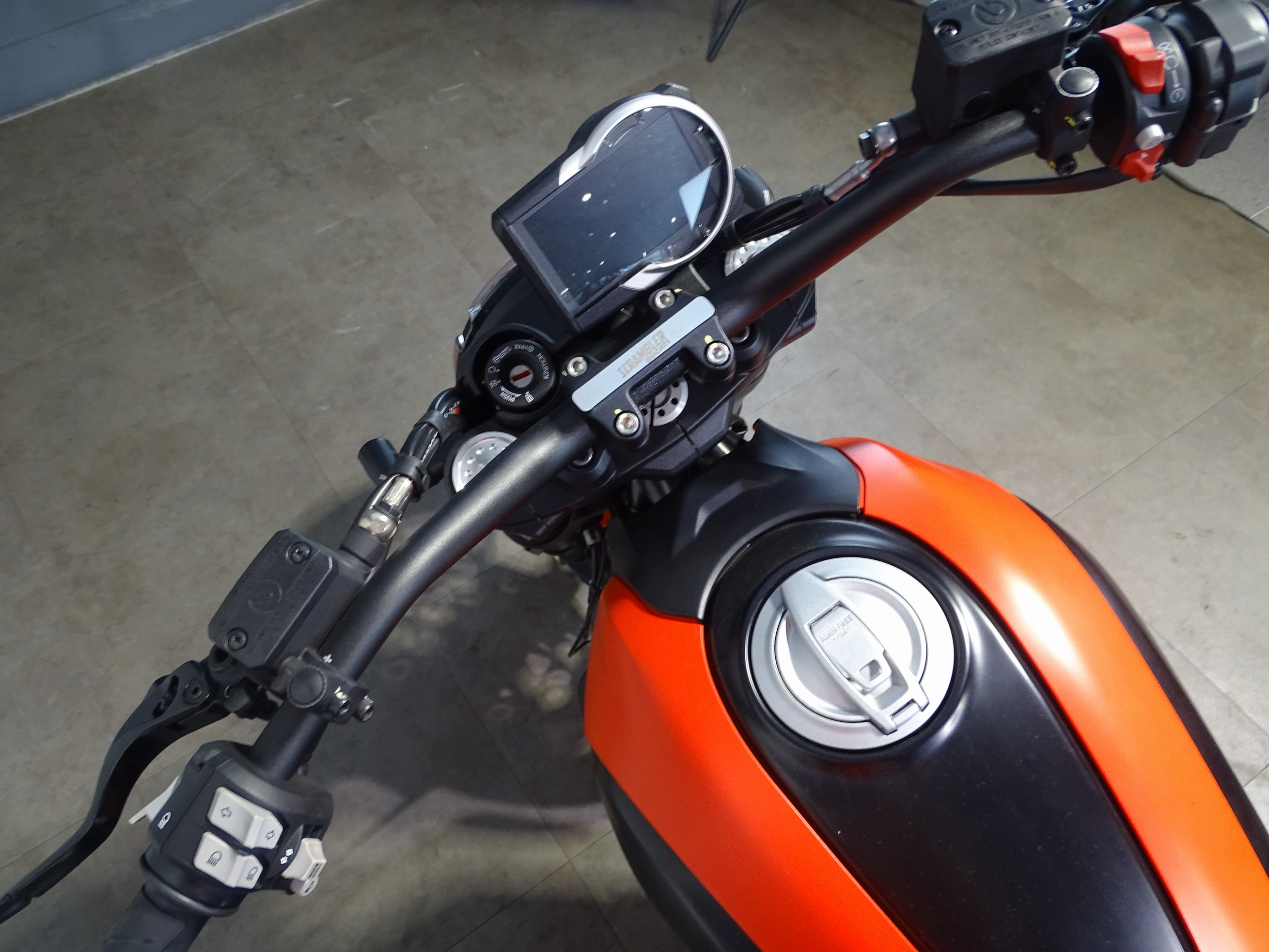 DUCATI SCRAMBLER FULL THROTTLE