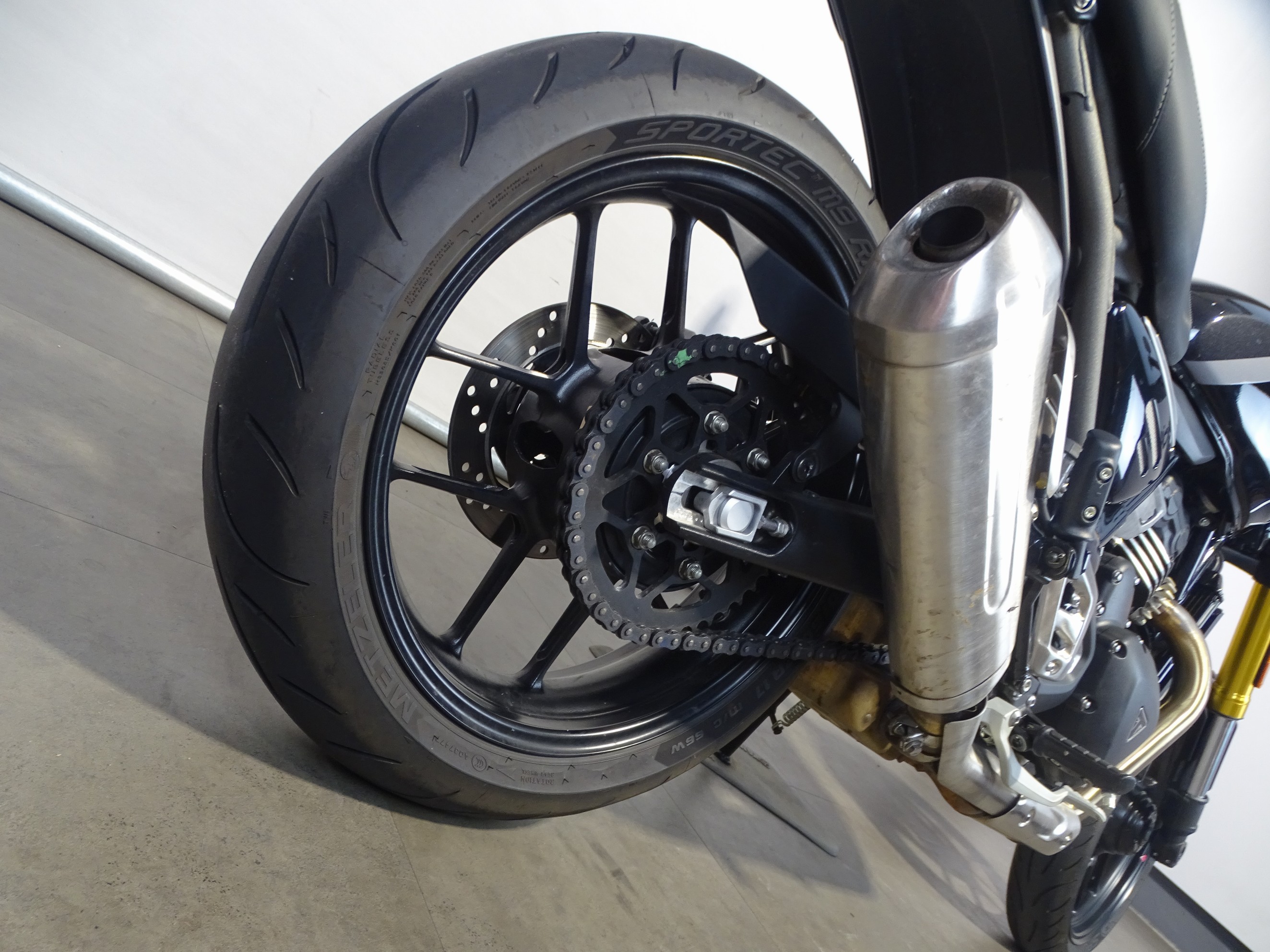 TRIUMPH SPEED 400