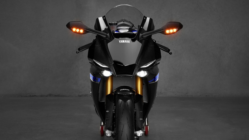 YAMAHA YZF-R1M