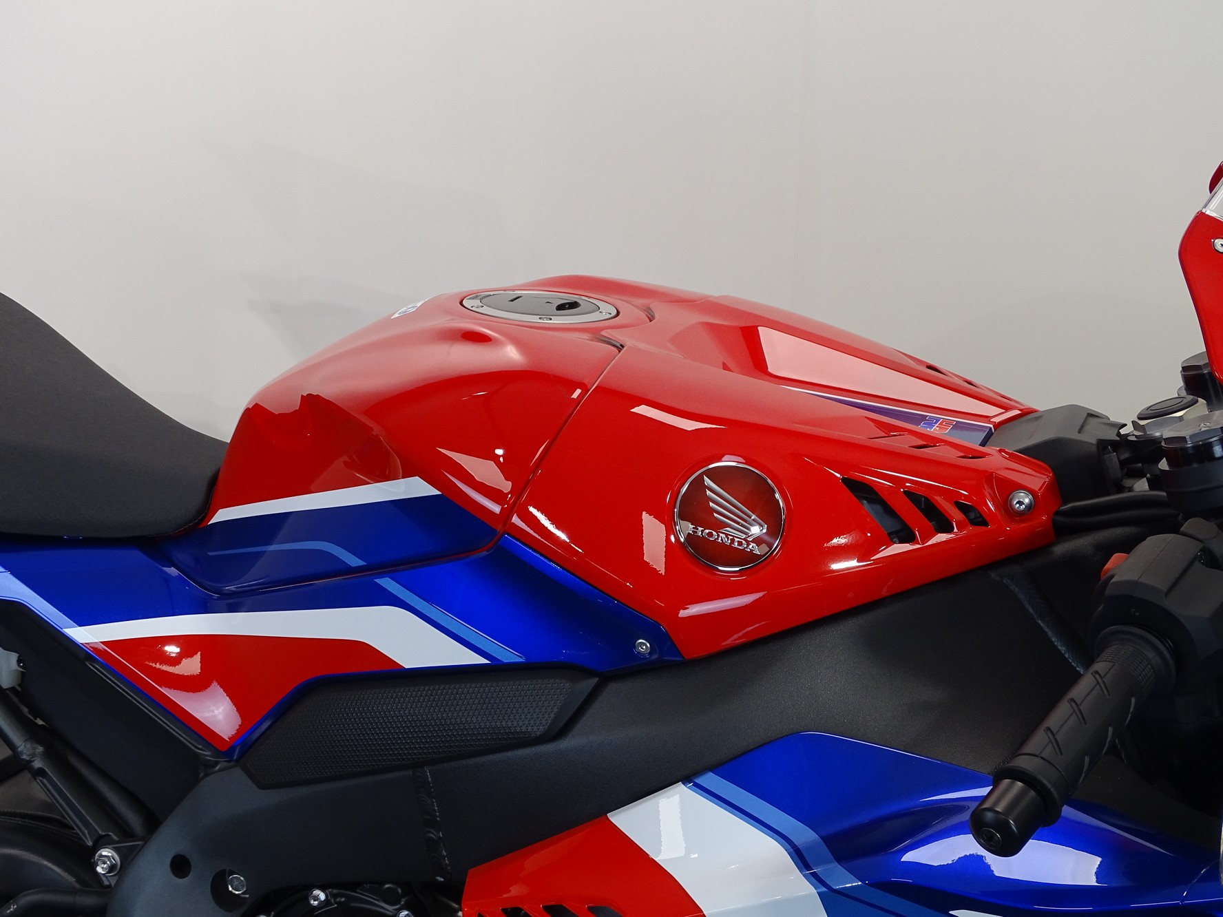 HONDA CBR 1000 RR-R