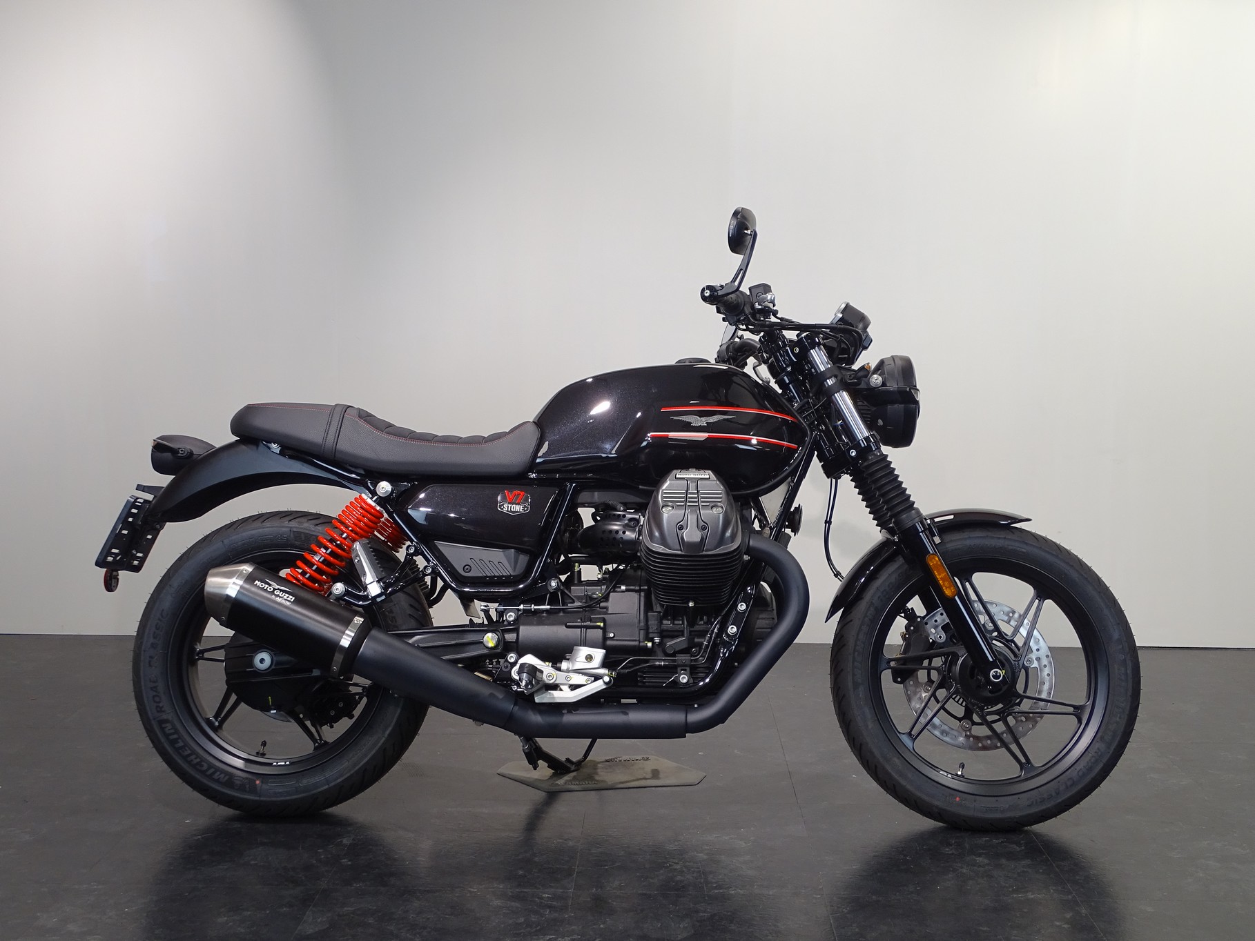 MOTO GUZZI V 7 STONE SPECIAL EDITION