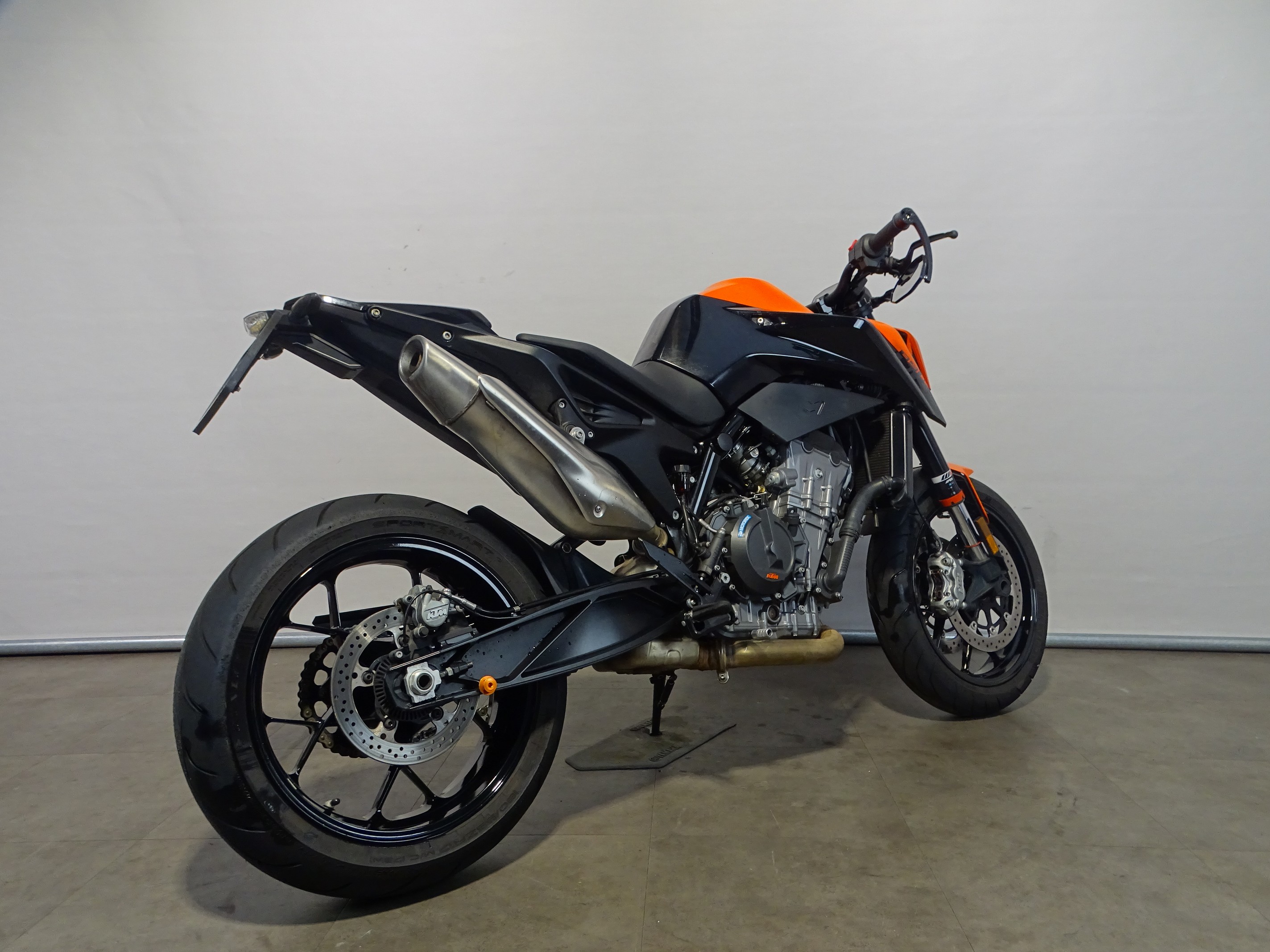 KTM 890 DUKE