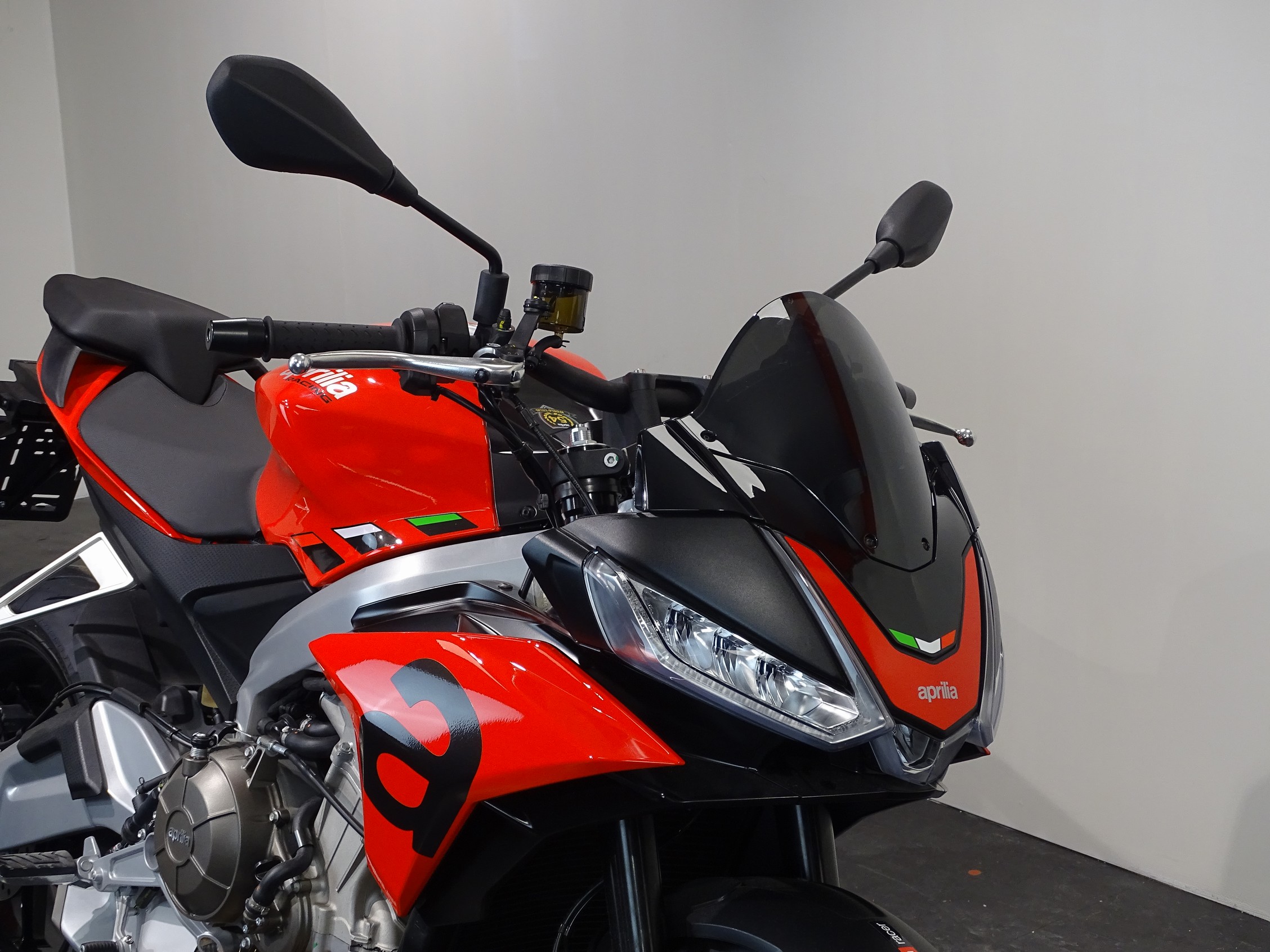 APRILIA TUONO 660