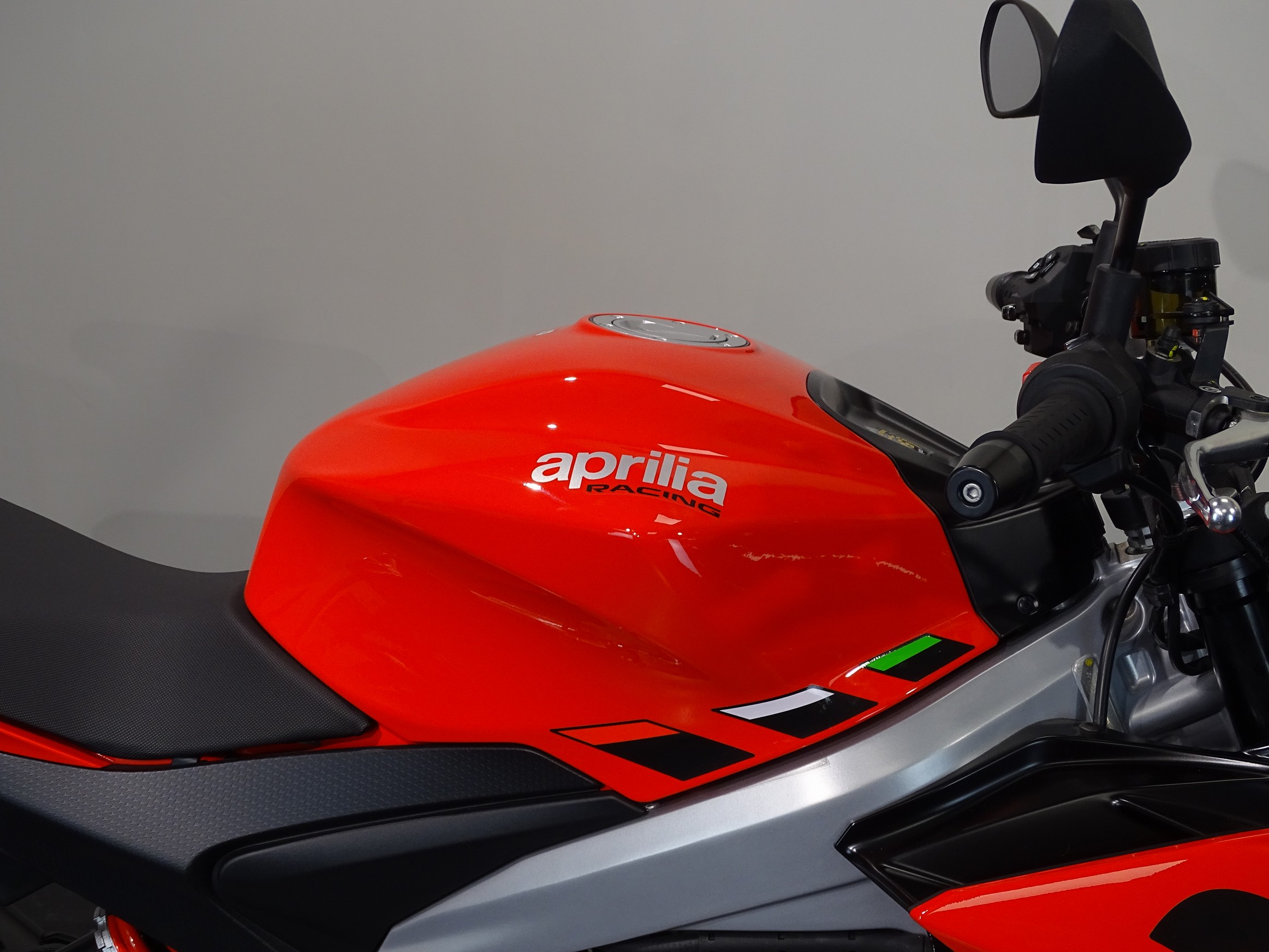 APRILIA TUONO 660