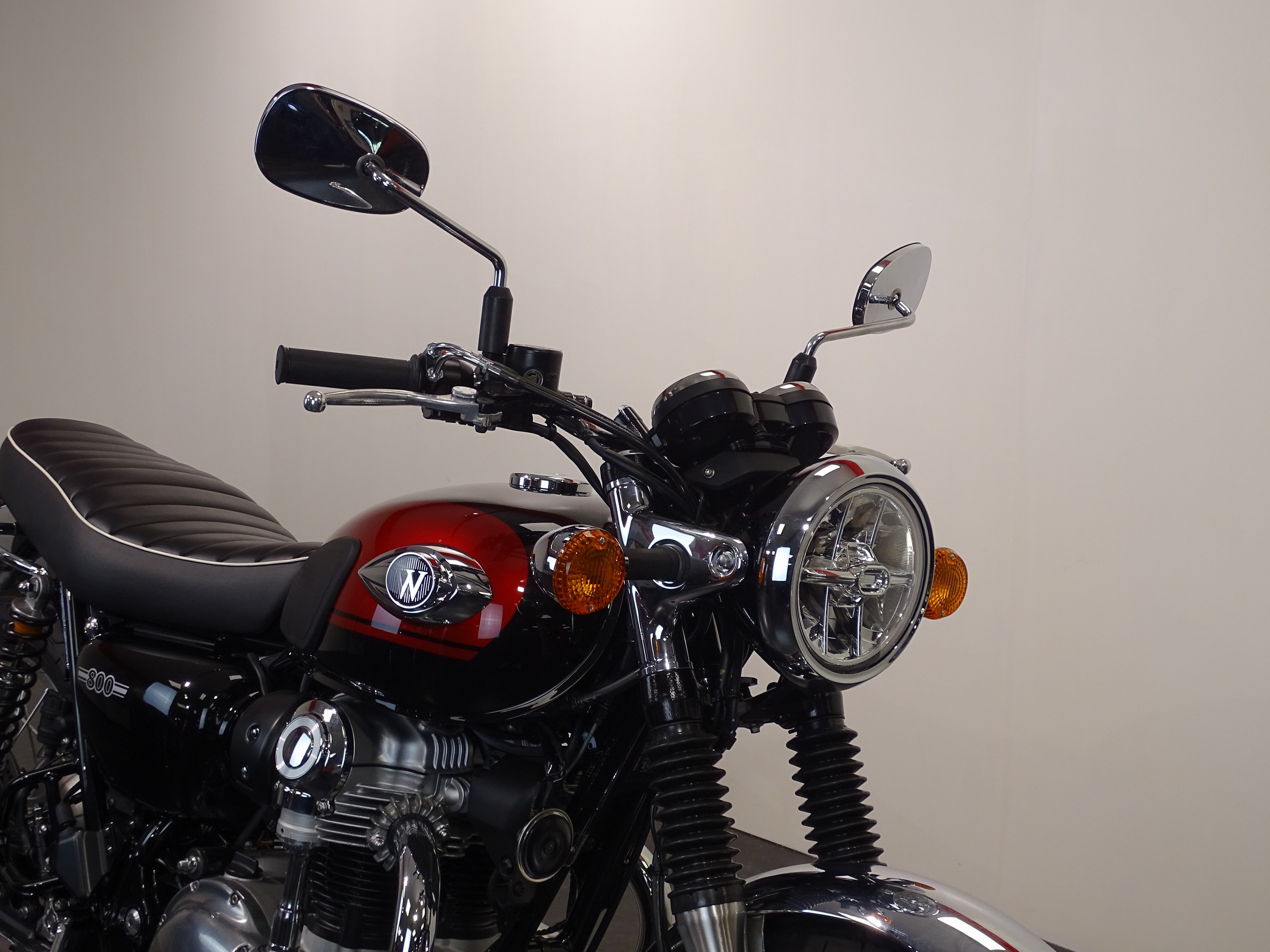 KAWASAKI W800