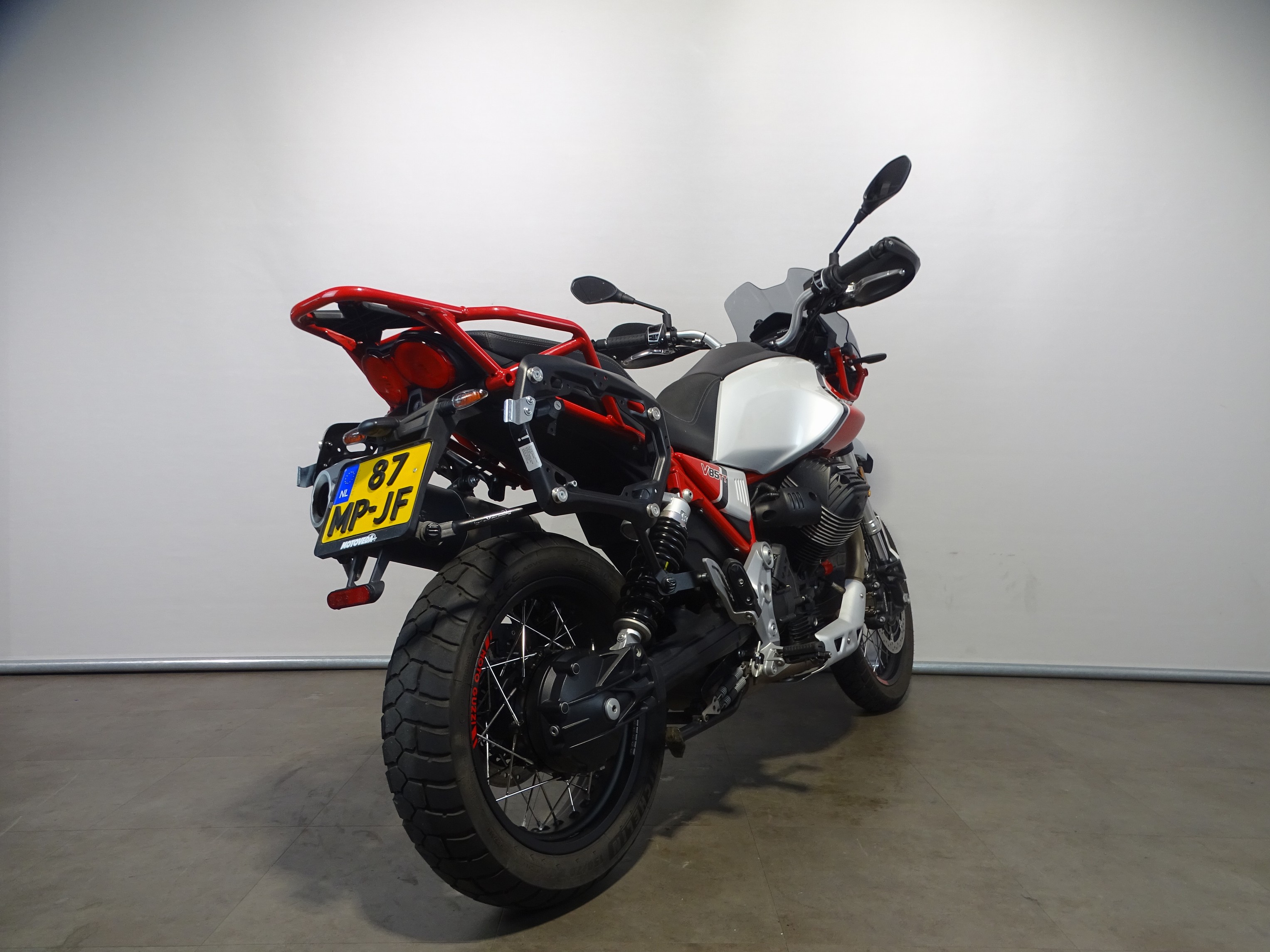 MOTO GUZZI V 85 TT